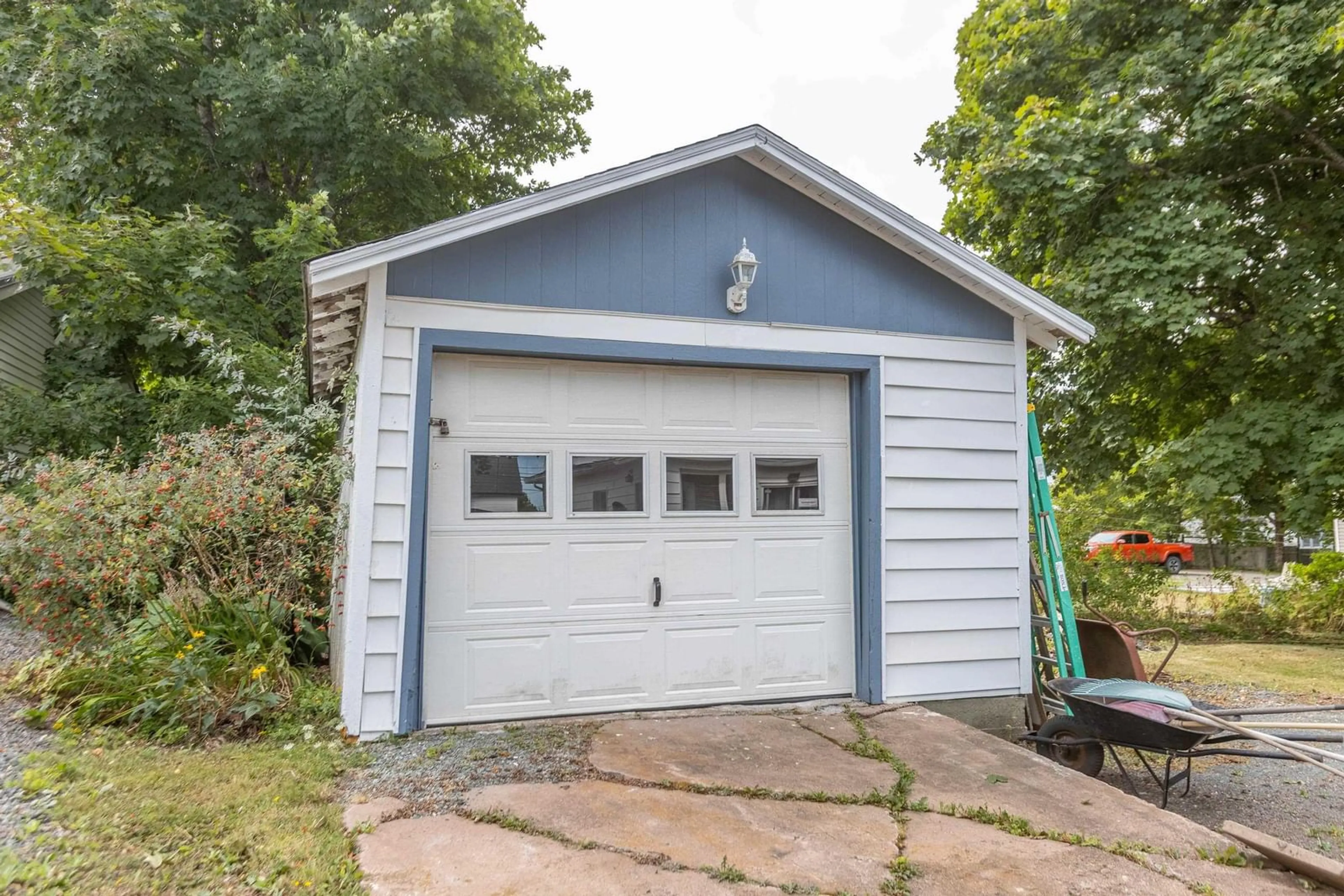 Shed for 137 Main St, Springhill Nova Scotia B0M 1X0
