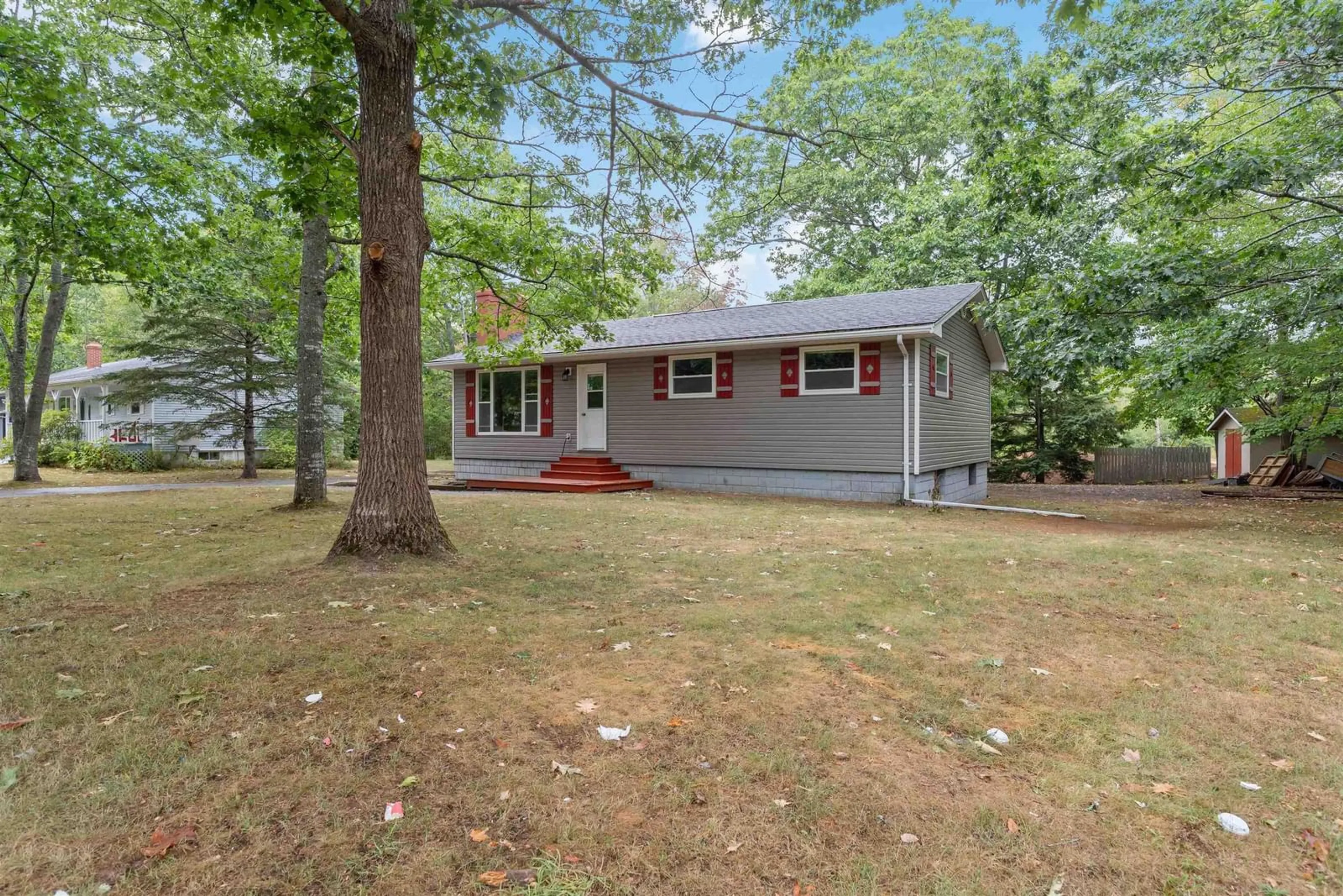 Home with vinyl exterior material, unknown for 1403 Princess Cres Cres, Coldbrook Nova Scotia B4R 1B2
