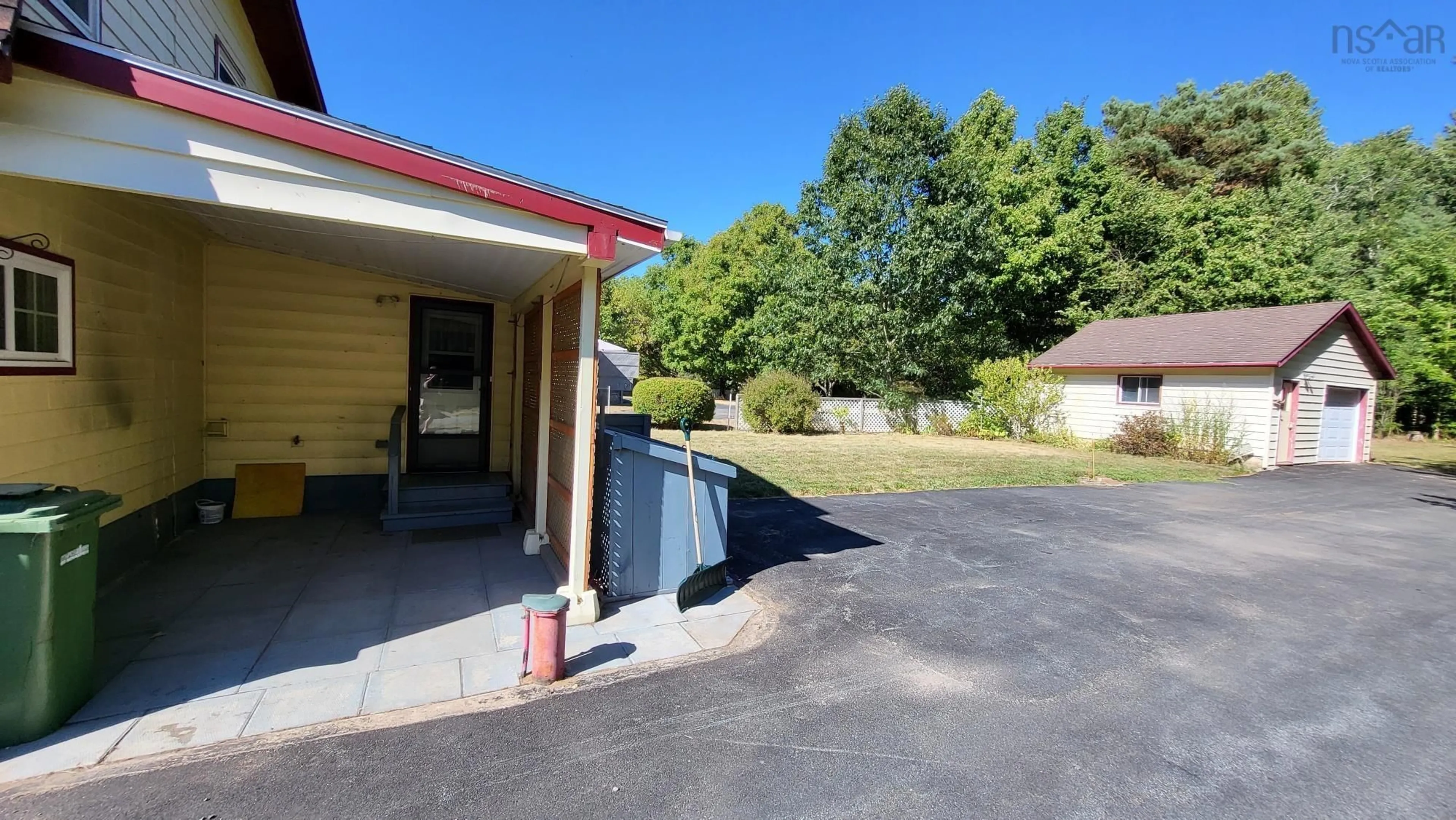 Unknown for 100 Commercial Street, Berwick Nova Scotia B0P 1E0