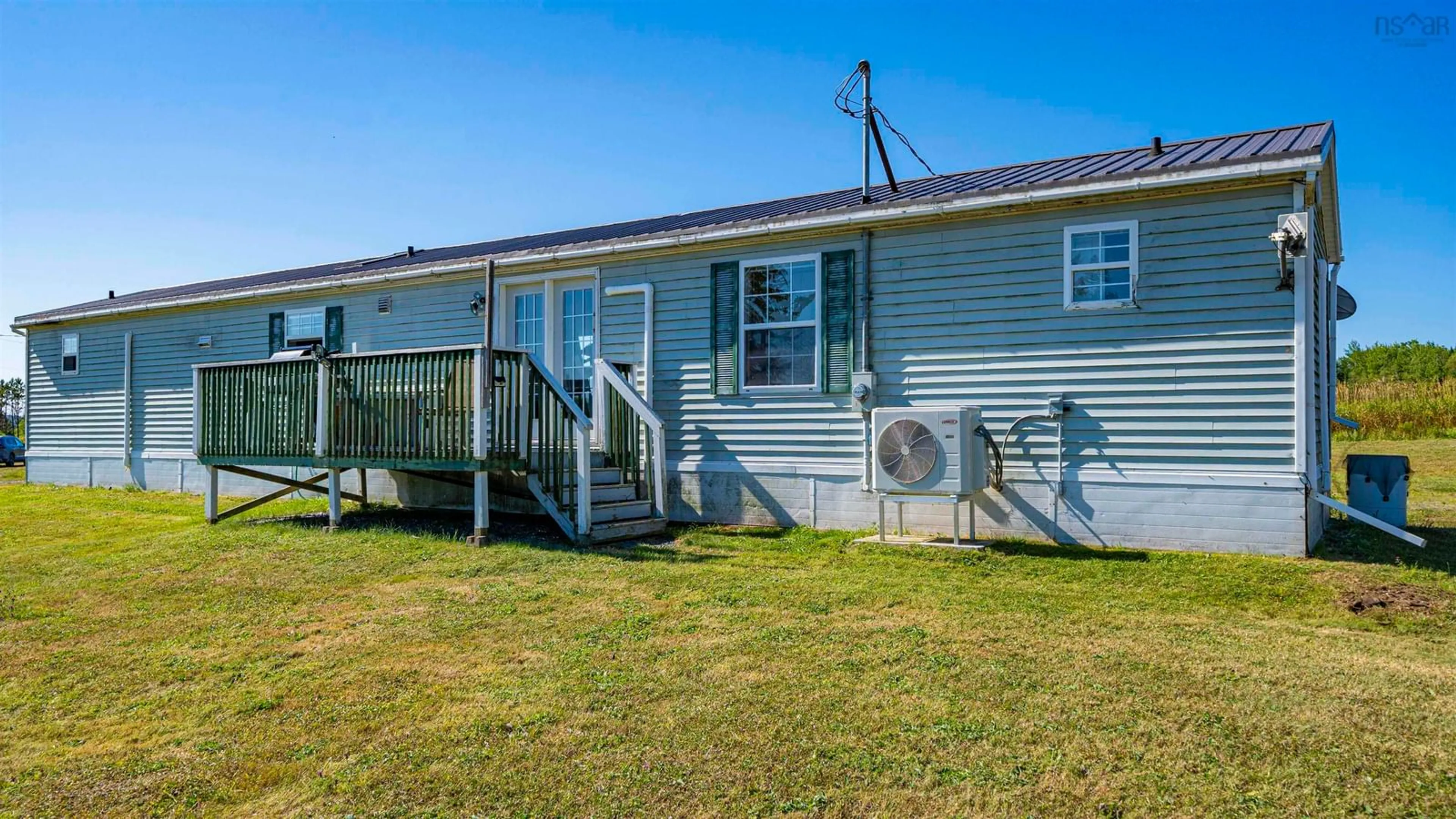 Home with vinyl exterior material, unknown for 402 Johnson Rd, Coldstream Nova Scotia B0N 2J0