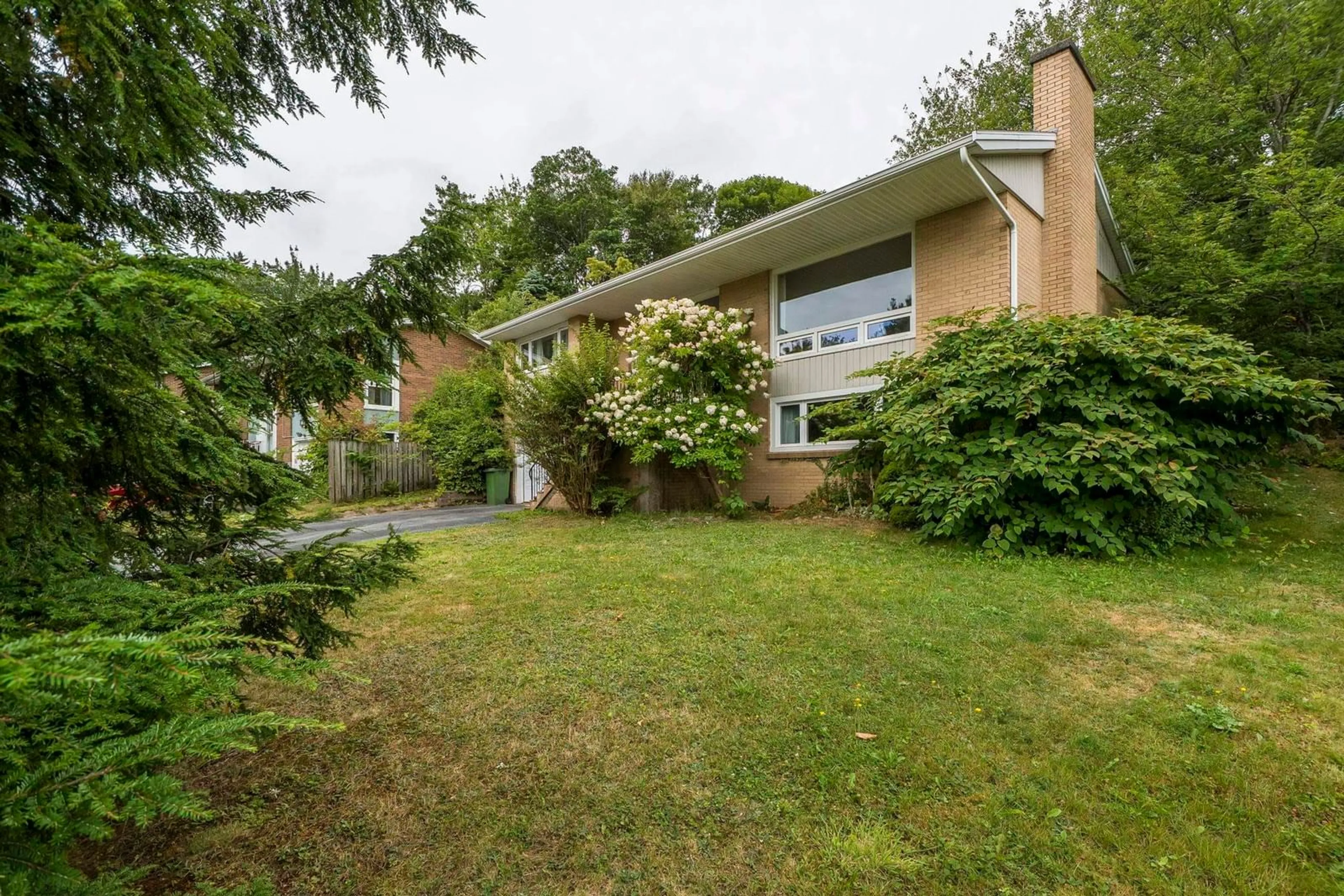 A pic from outside/outdoor area/front of a property/back of a property/a pic from drone, unknown for 17 Gateway Rd, Halifax Nova Scotia B3M 1M6