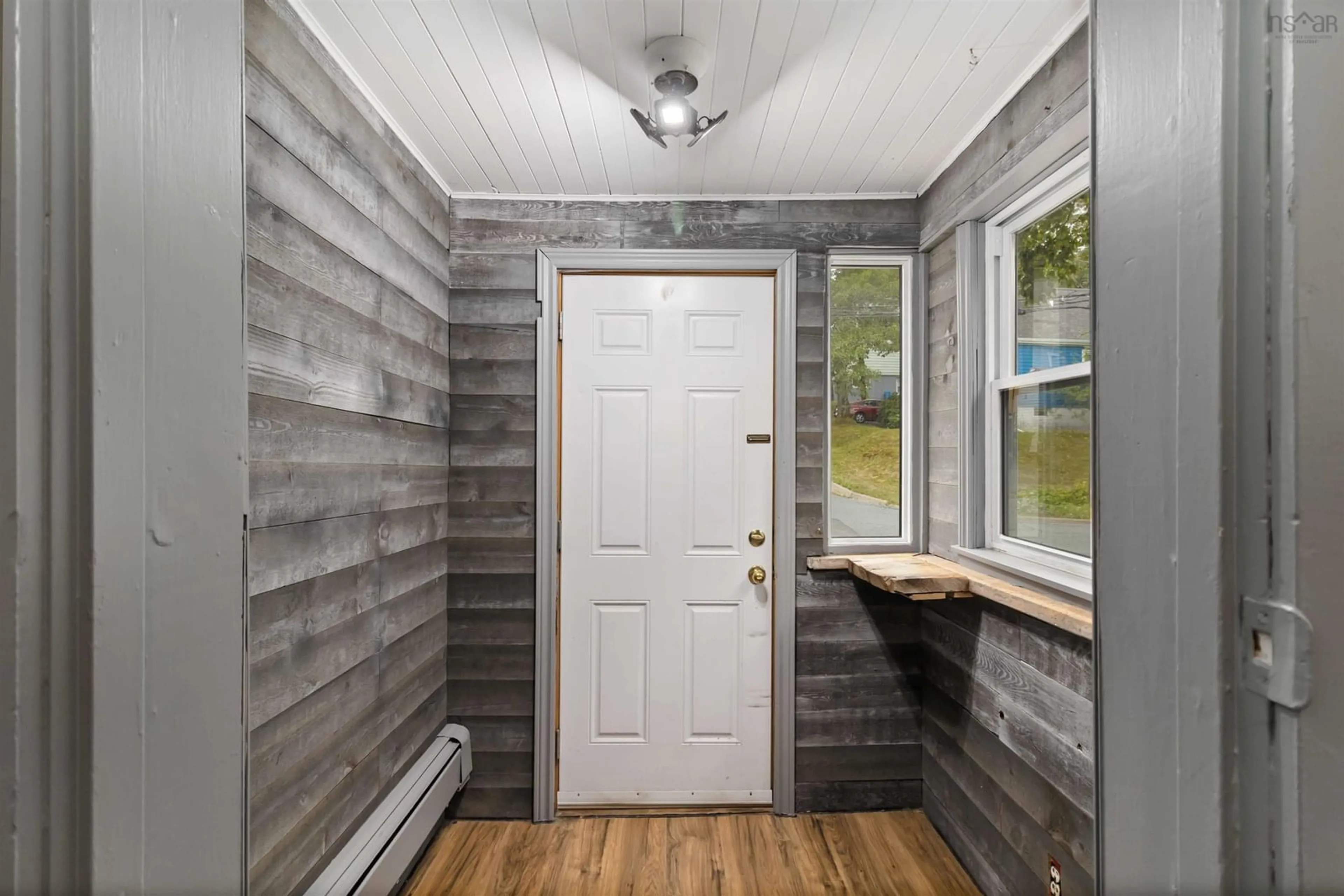 Indoor entryway for 22 Rodney Rd, Dartmouth Nova Scotia B2Y 3V5