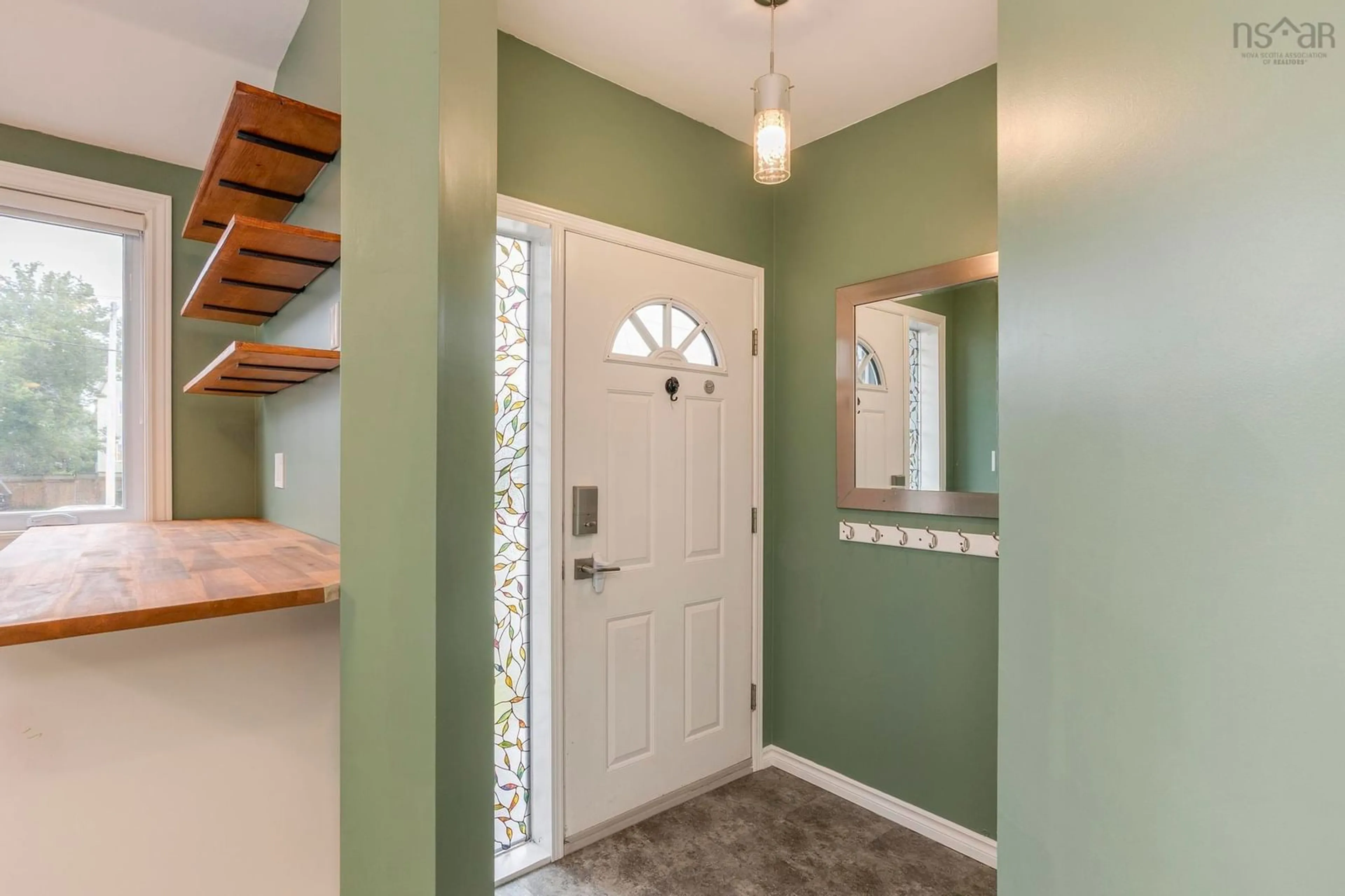 Indoor entryway for 32 Oakvale Crt, Timberlea Nova Scotia B3T 1K7