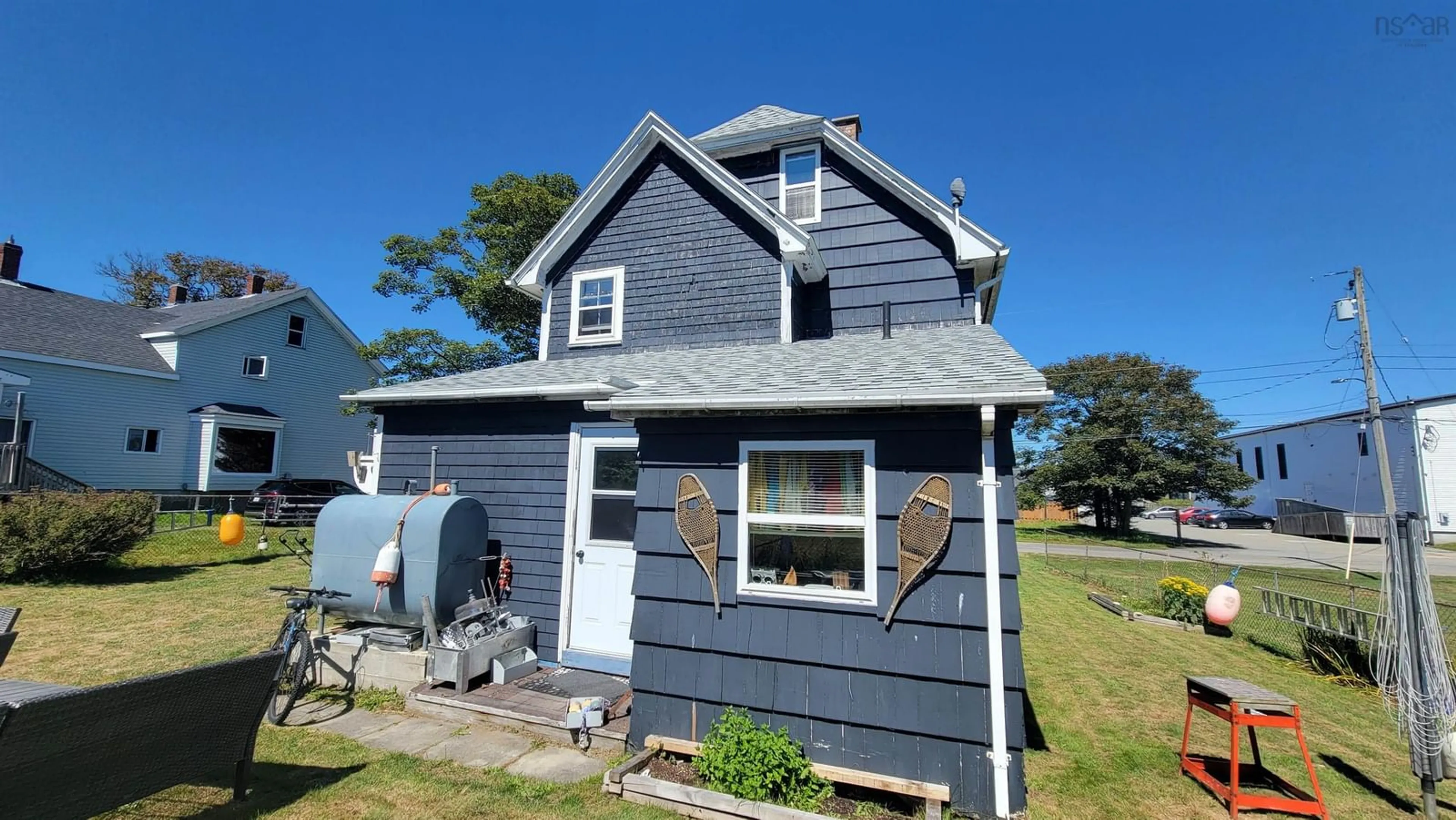 Home with vinyl exterior material, building for 7 Butler St, Yarmouth Nova Scotia B5A 3X7