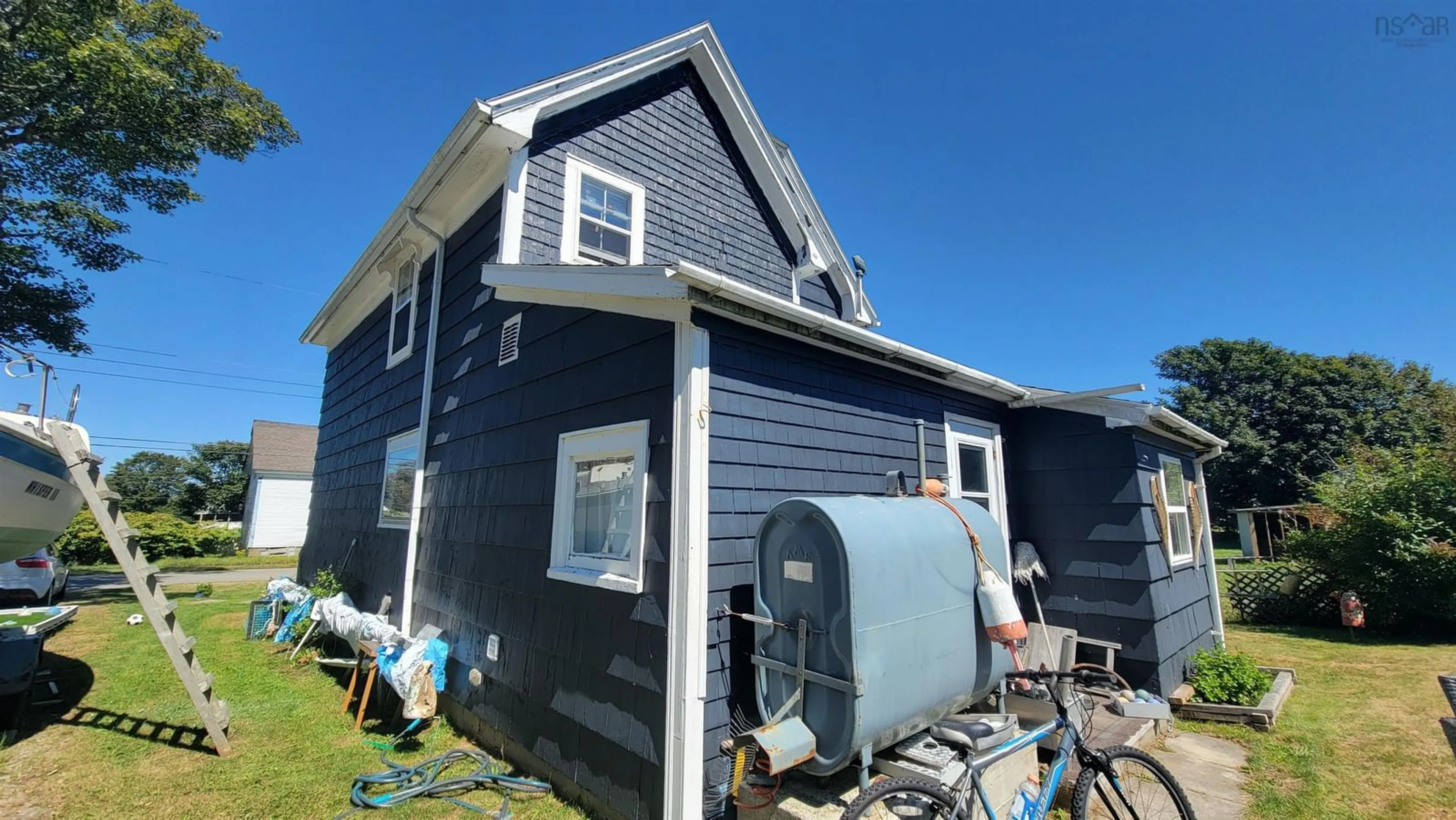 Home with vinyl exterior material, building for 7 Butler St, Yarmouth Nova Scotia B5A 3X7