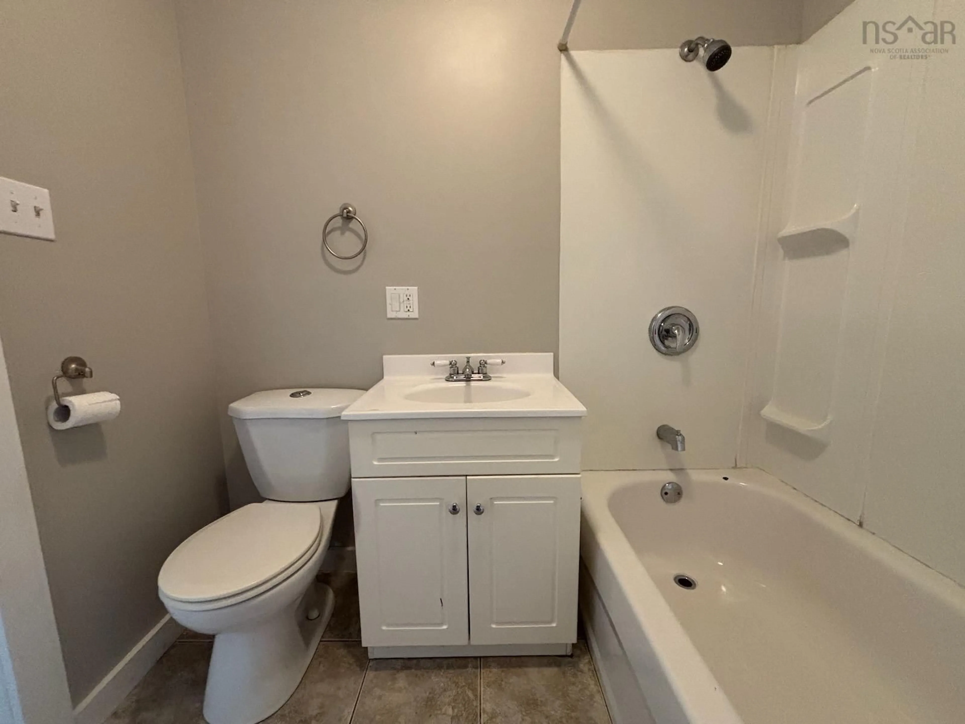 Standard bathroom, unknown for 42 Green St, Yarmouth Nova Scotia B5A 1Z2