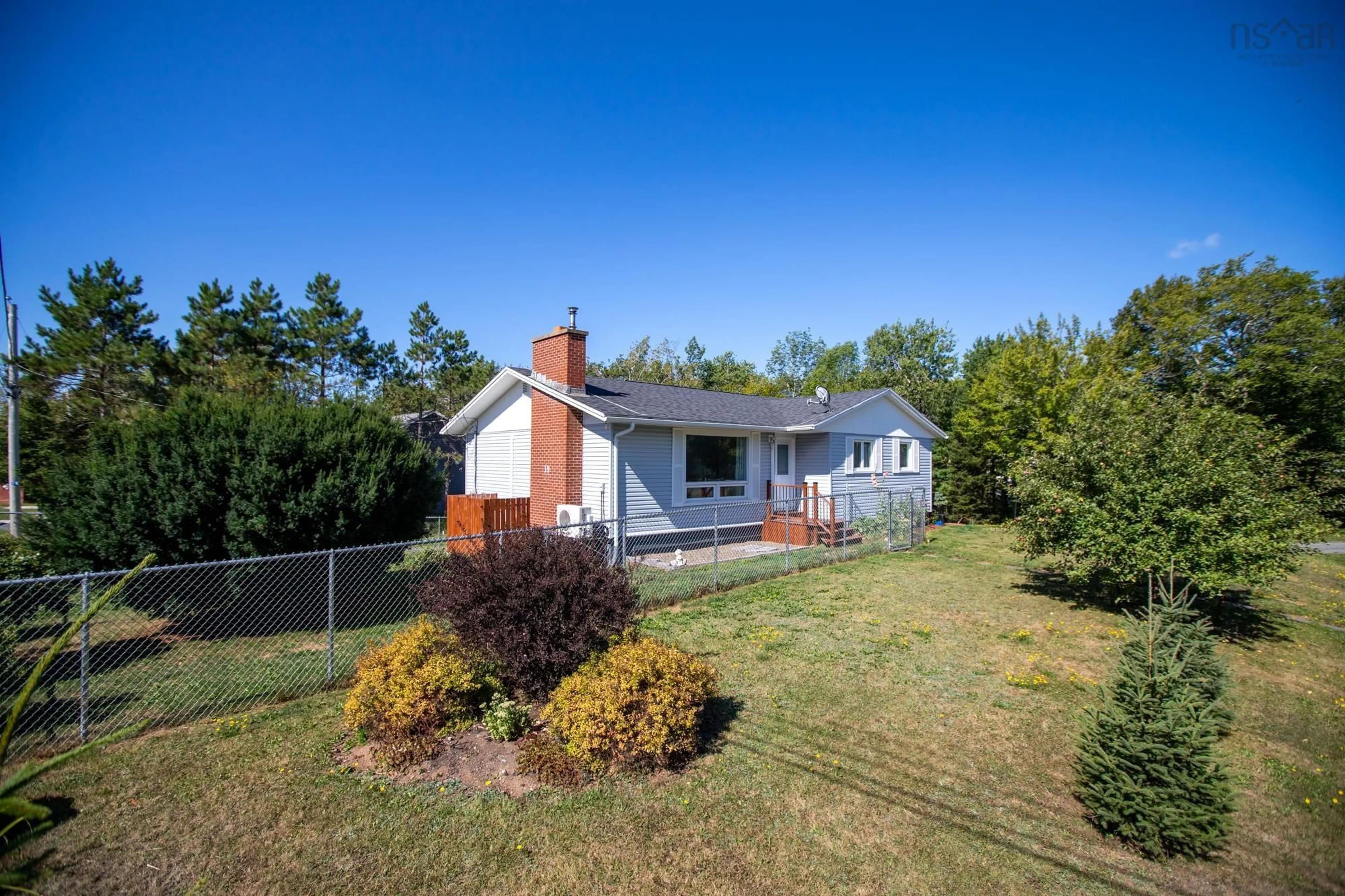 A pic from outside/outdoor area/front of a property/back of a property/a pic from drone, unknown for 19 Lake Dr, Mount Uniacke Nova Scotia B0N 1Z0