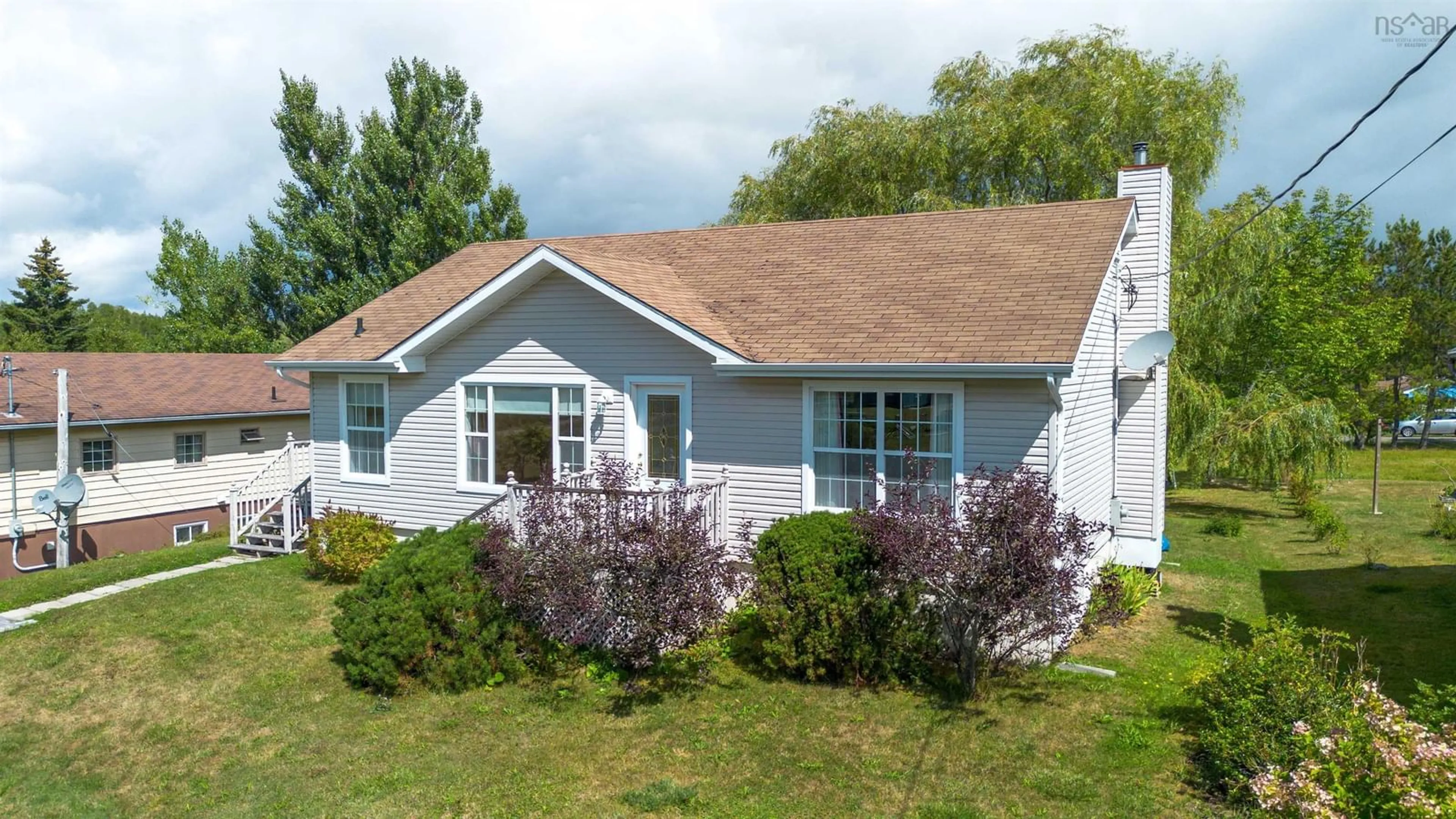 Home with vinyl exterior material, unknown for 174 Twining St, Baddeck Nova Scotia B0E 1B0
