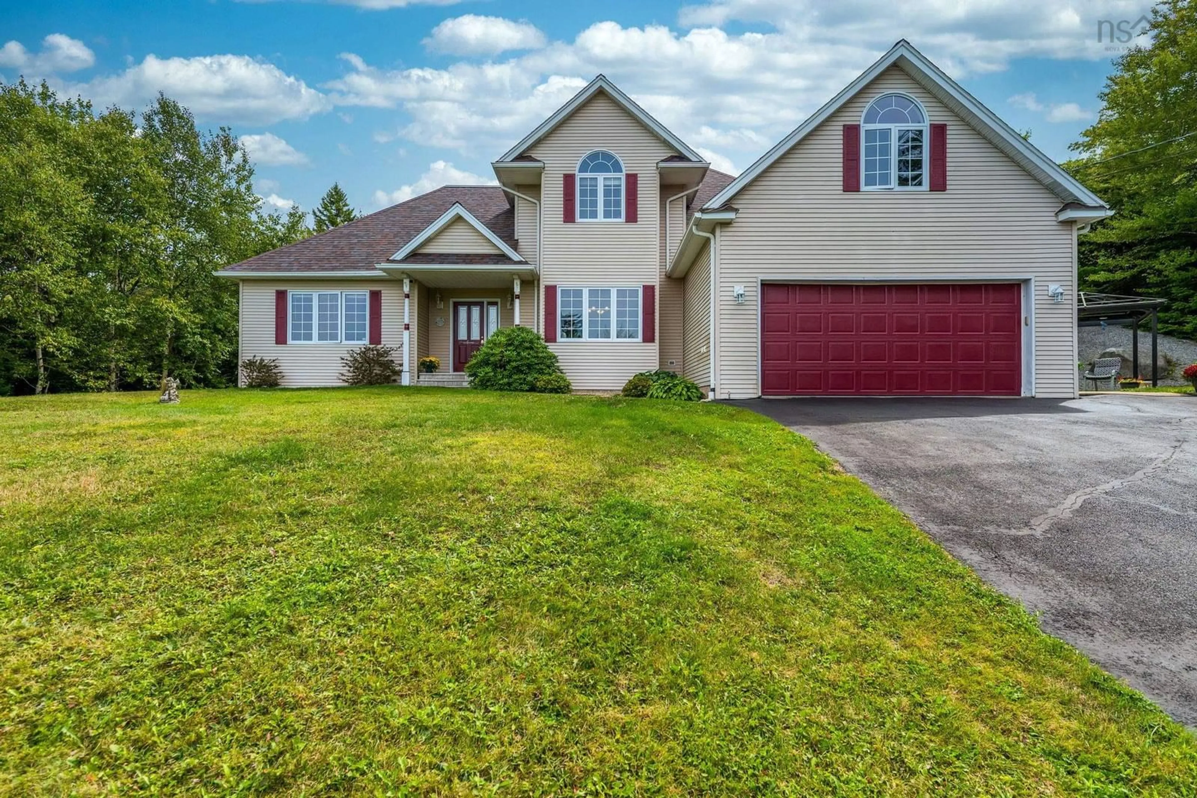 Home with vinyl exterior material, street for 51 Parklyn, Upper Tantallon Nova Scotia B3Z 1M5