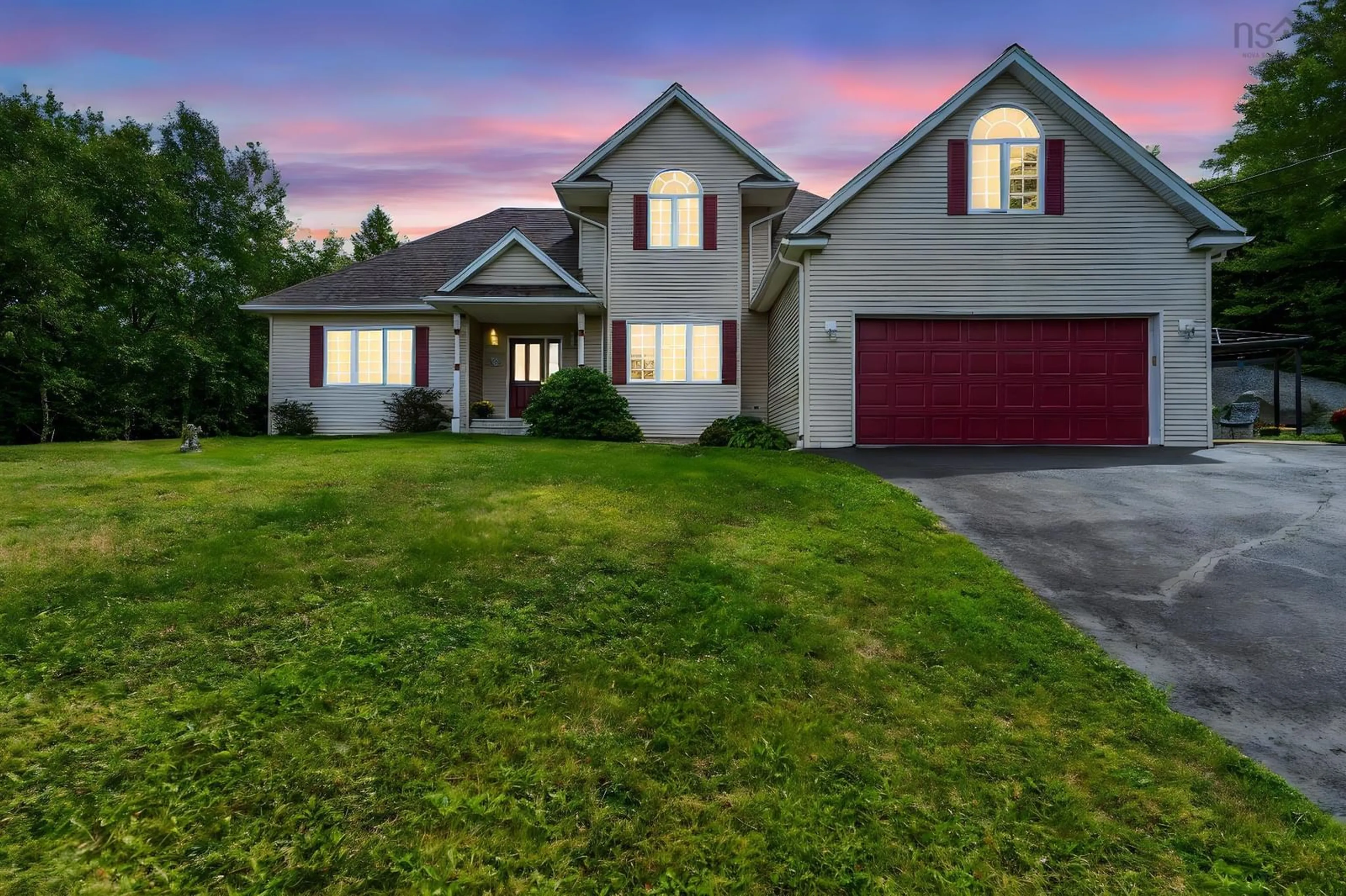 Home with vinyl exterior material, street for 51 Parklyn, Upper Tantallon Nova Scotia B3Z 1M5