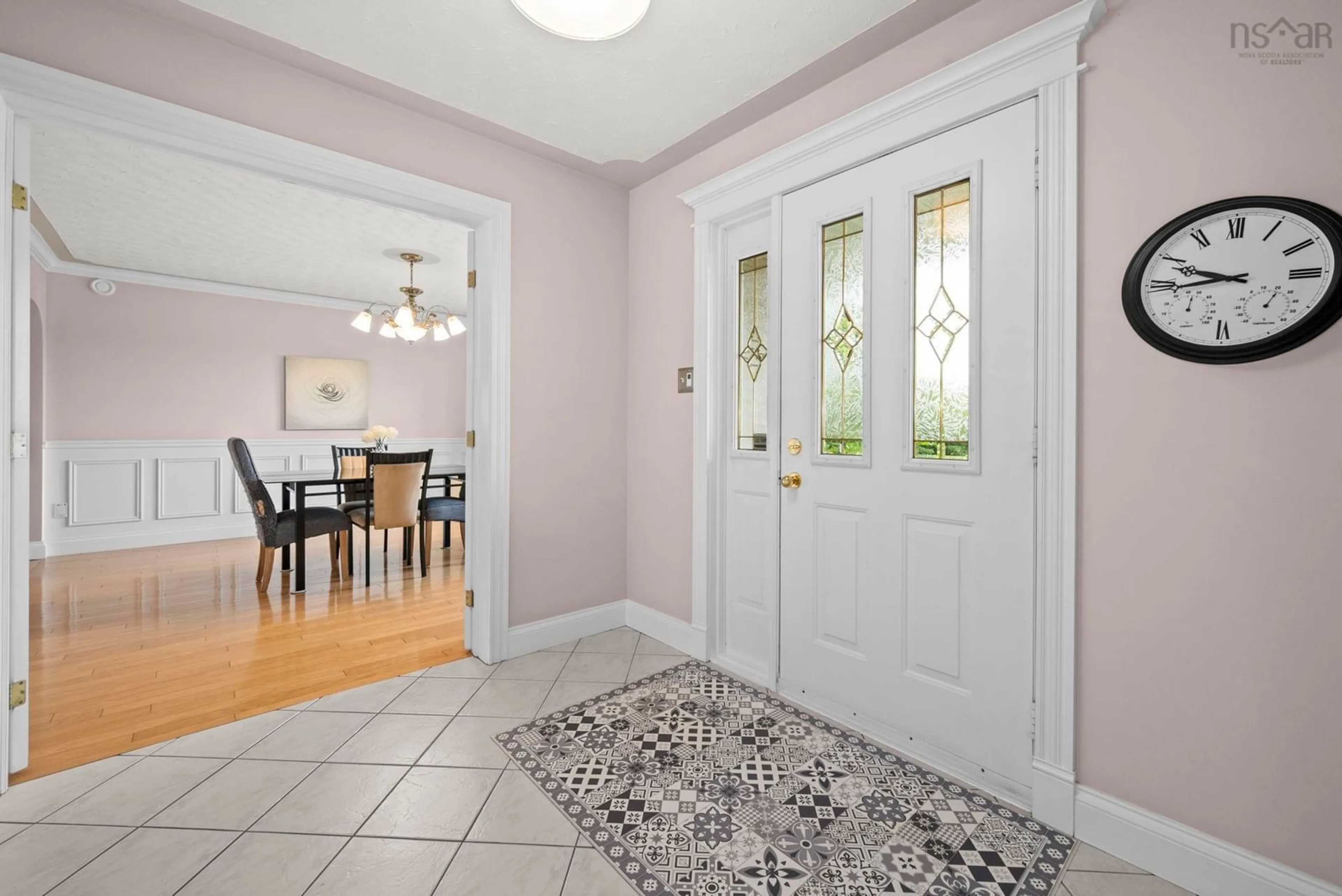Indoor entryway for 51 Parklyn, Upper Tantallon Nova Scotia B3Z 1M5