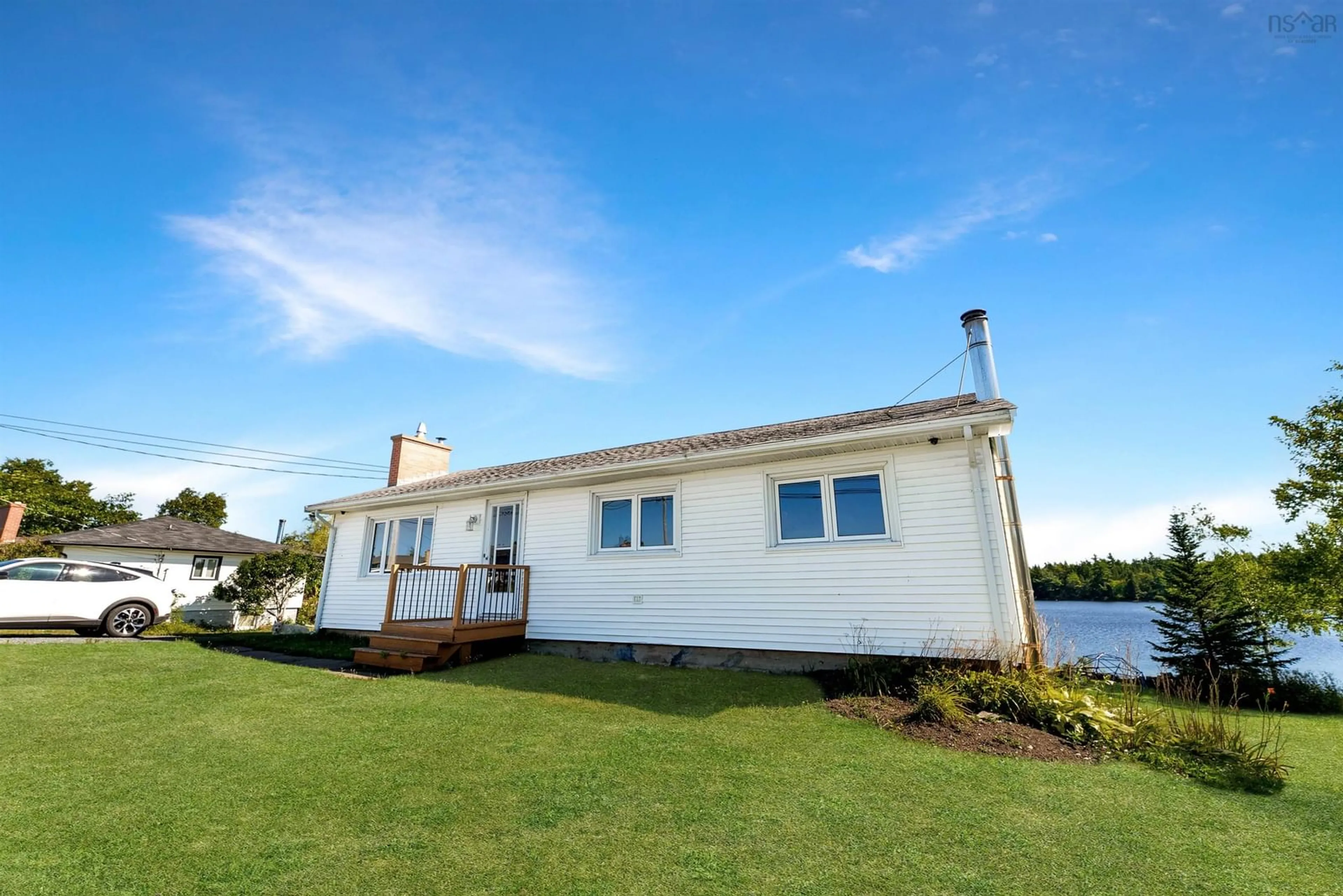 A pic from outside/outdoor area/front of a property/back of a property/a pic from drone, building for 2827 Sackville Drive Dr, Upper Sackville Nova Scotia B4E 3C4
