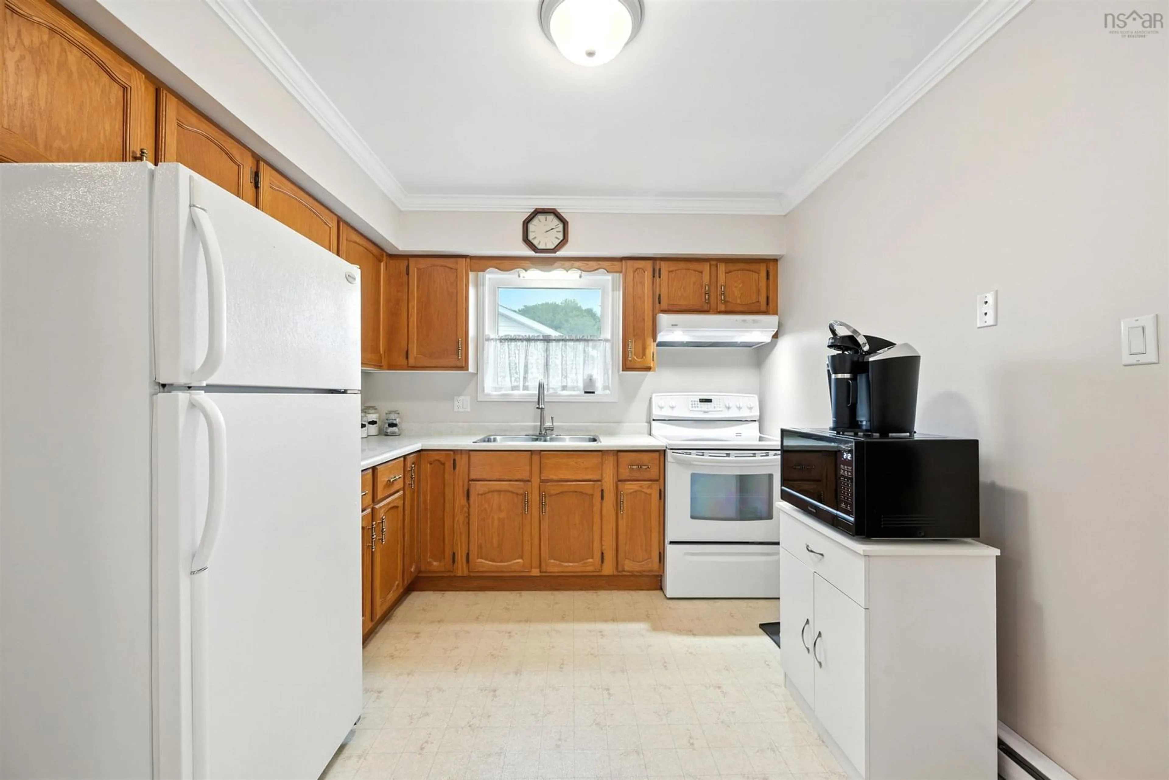 Standard kitchen, ceramic/tile floor for 10 Carriage Way Terr, Lower Sackville Nova Scotia B4E 2H1