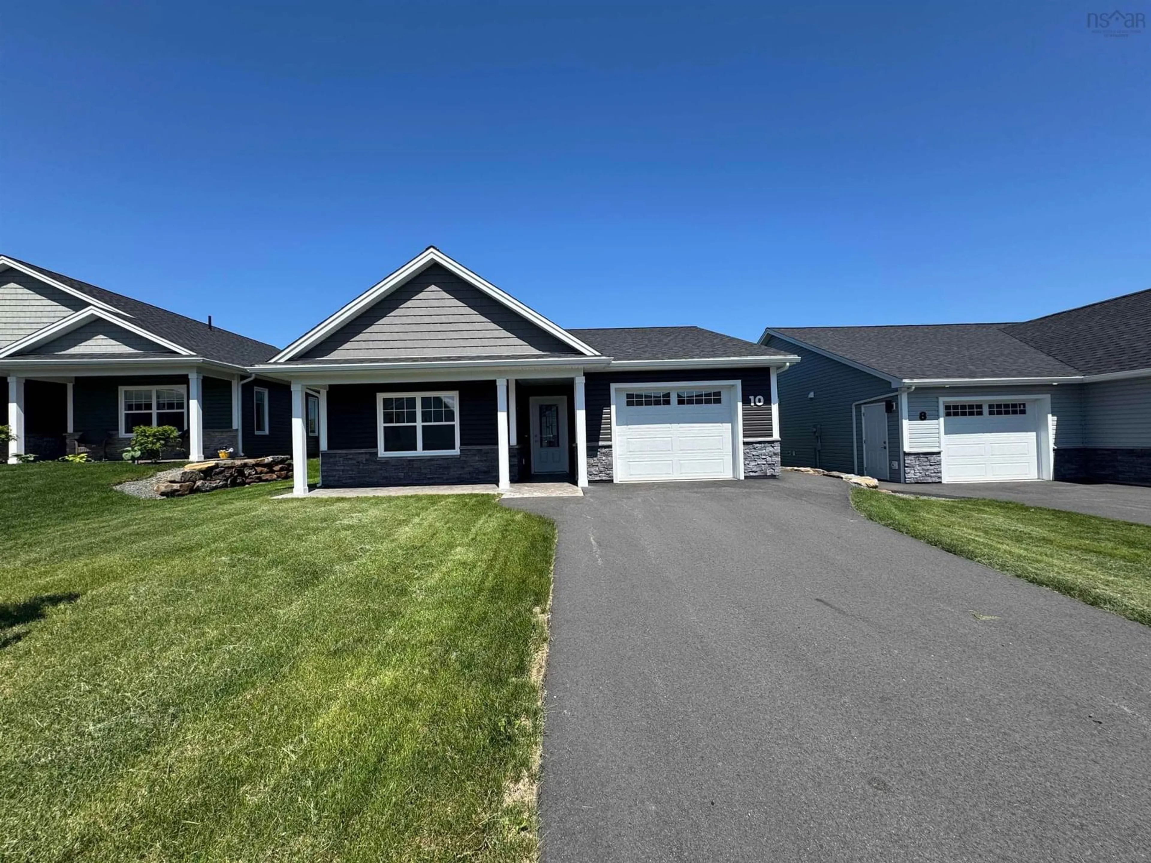 Home with vinyl exterior material, street for 10 Elizabeth Ave, Garlands Crossing Nova Scotia B0N 2T0