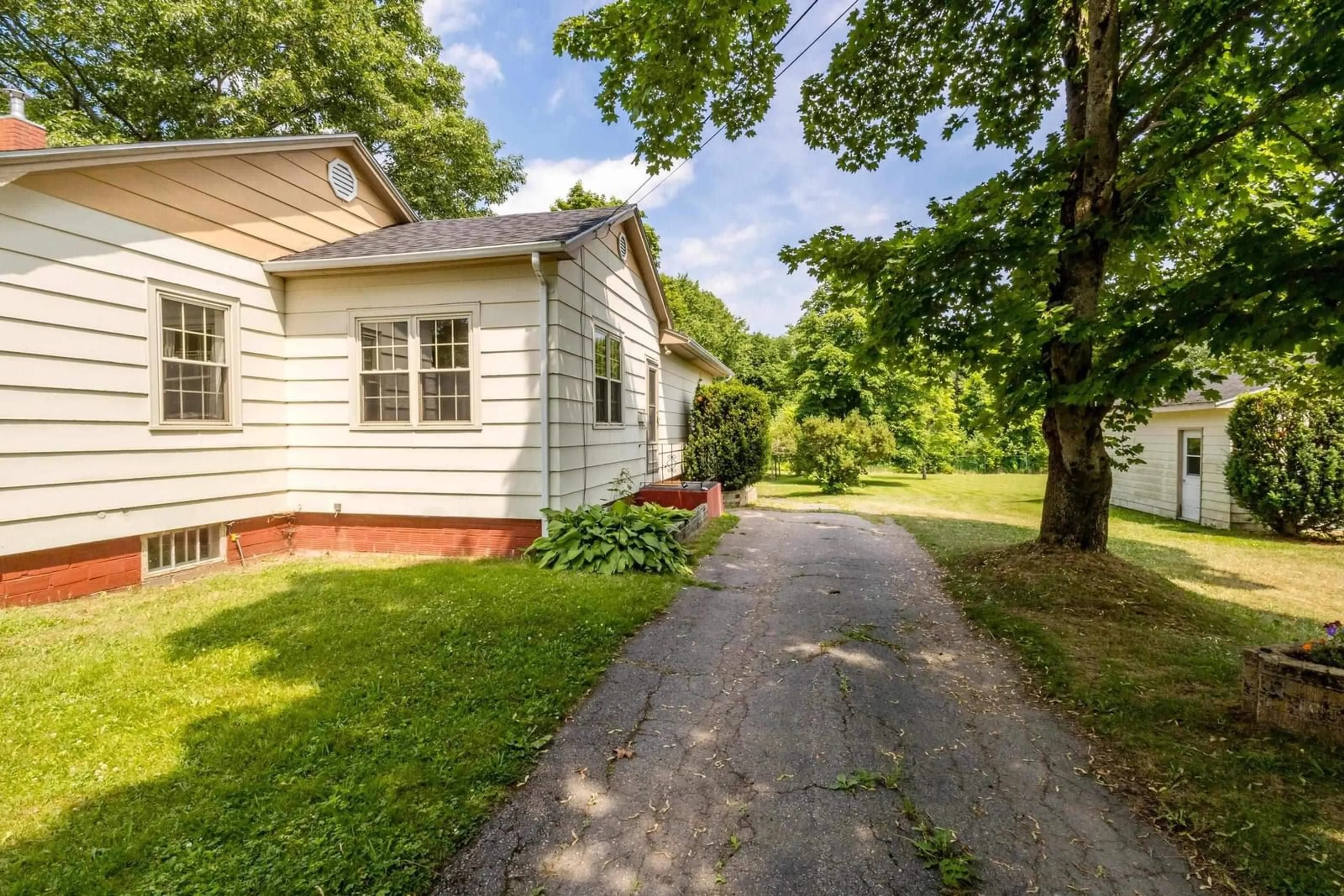 Unknown for 122 Maple Ave, Berwick Nova Scotia B0P 1E0