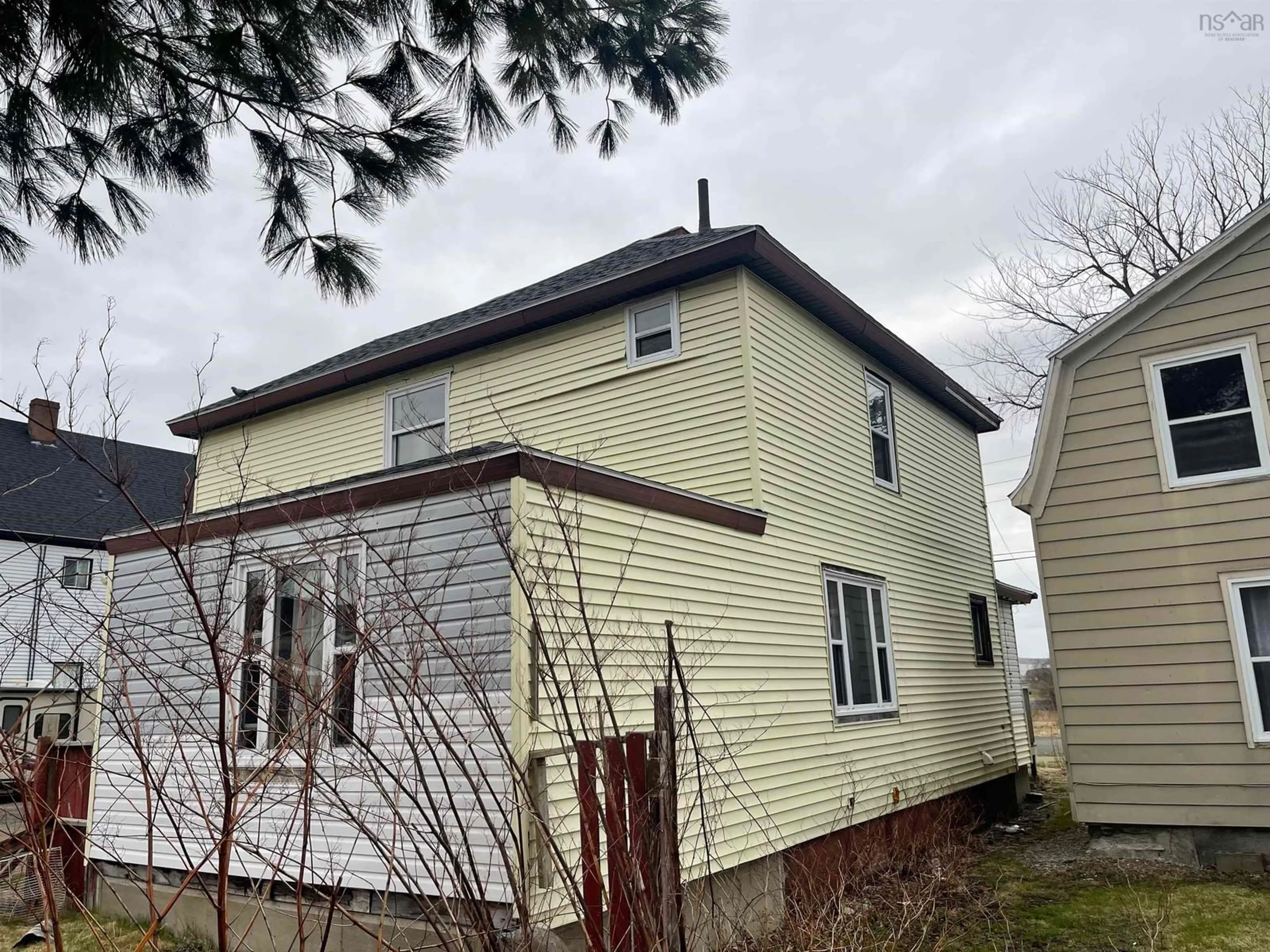 A pic from outside/outdoor area/front of a property/back of a property/a pic from drone, building for 84 Intercolonial St, Sydney Nova Scotia B1P 1S6