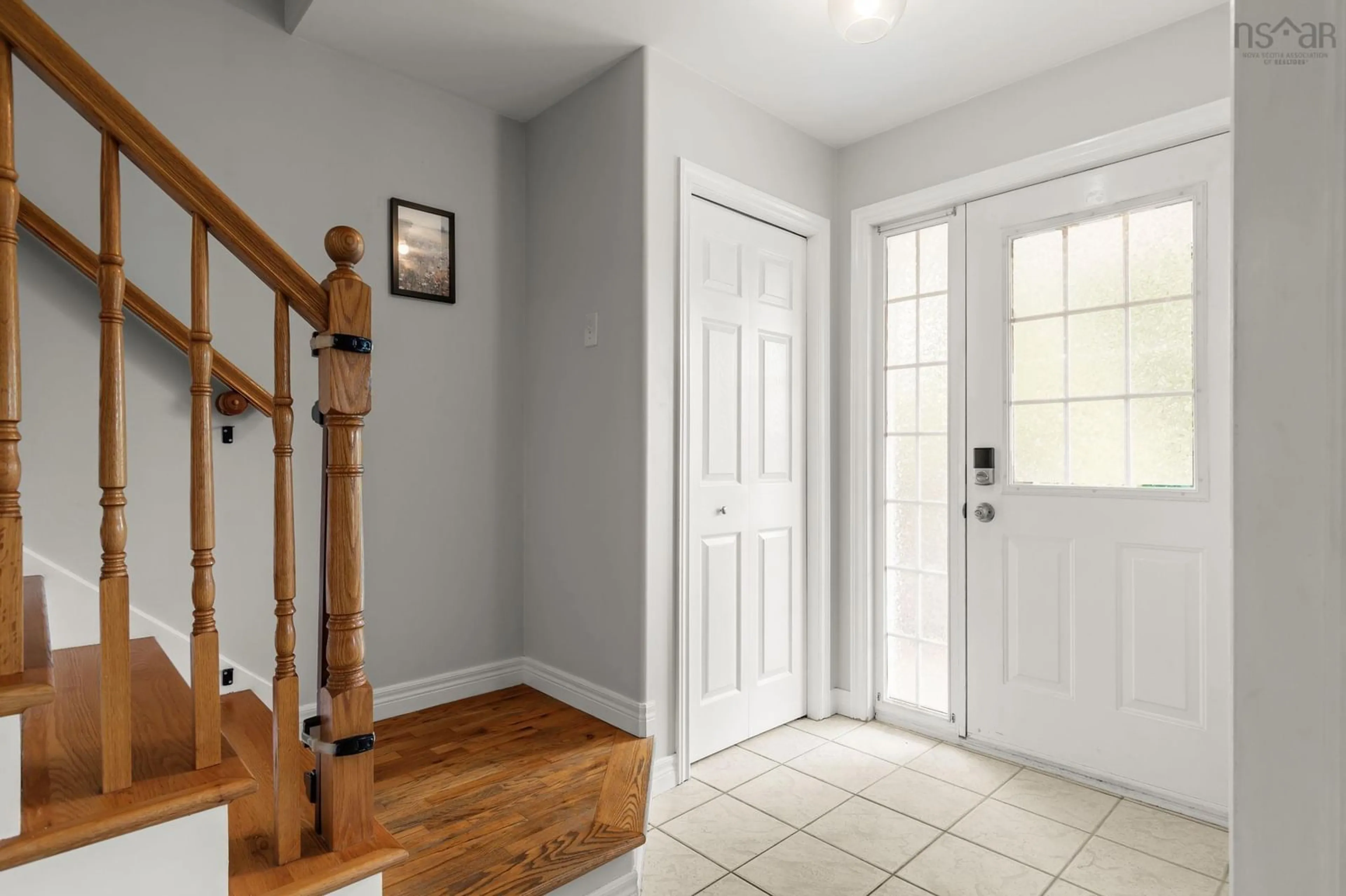 Indoor entryway for 30 Quindora Cres, Dartmouth Nova Scotia B2W 6G3