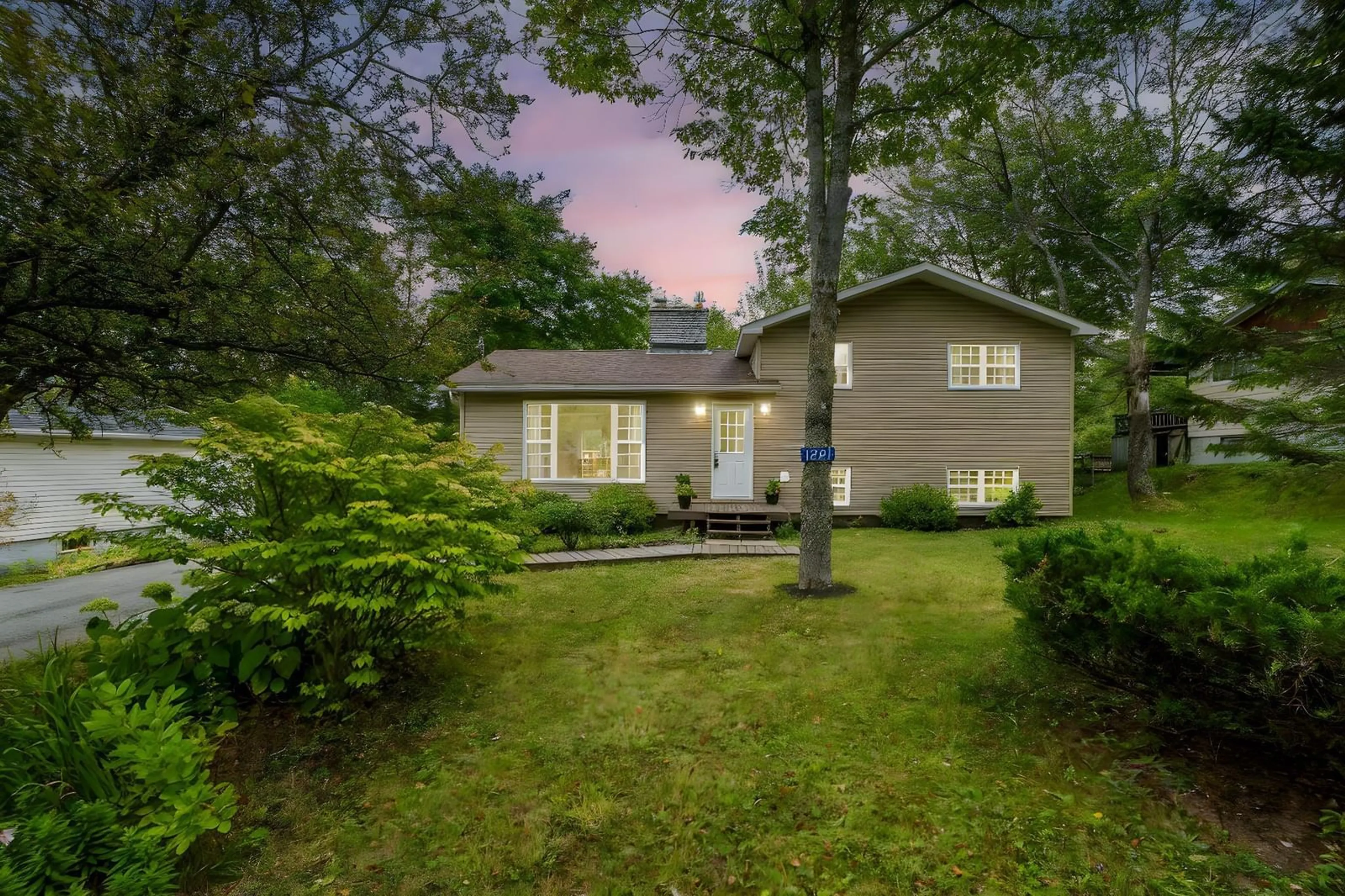 Home with vinyl exterior material, unknown for 1221 Beaver Bank Rd, Beaver Bank Nova Scotia B4G 1E8