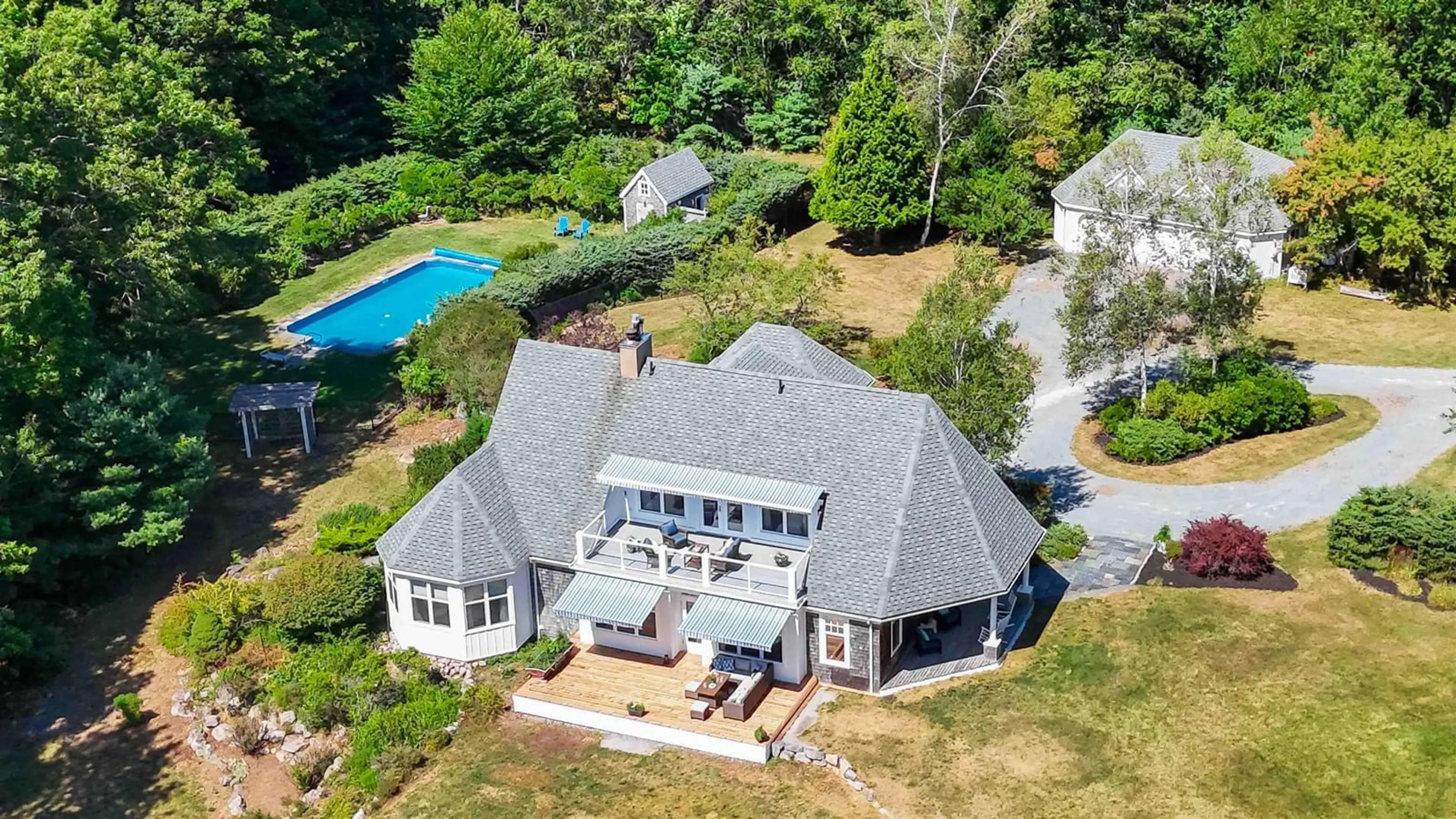 A pic from outside/outdoor area/front of a property/back of a property/a pic from drone, water/lake/river/ocean view for 626 Sleepy Hollow Rd, Oakland Nova Scotia B0J 2E0