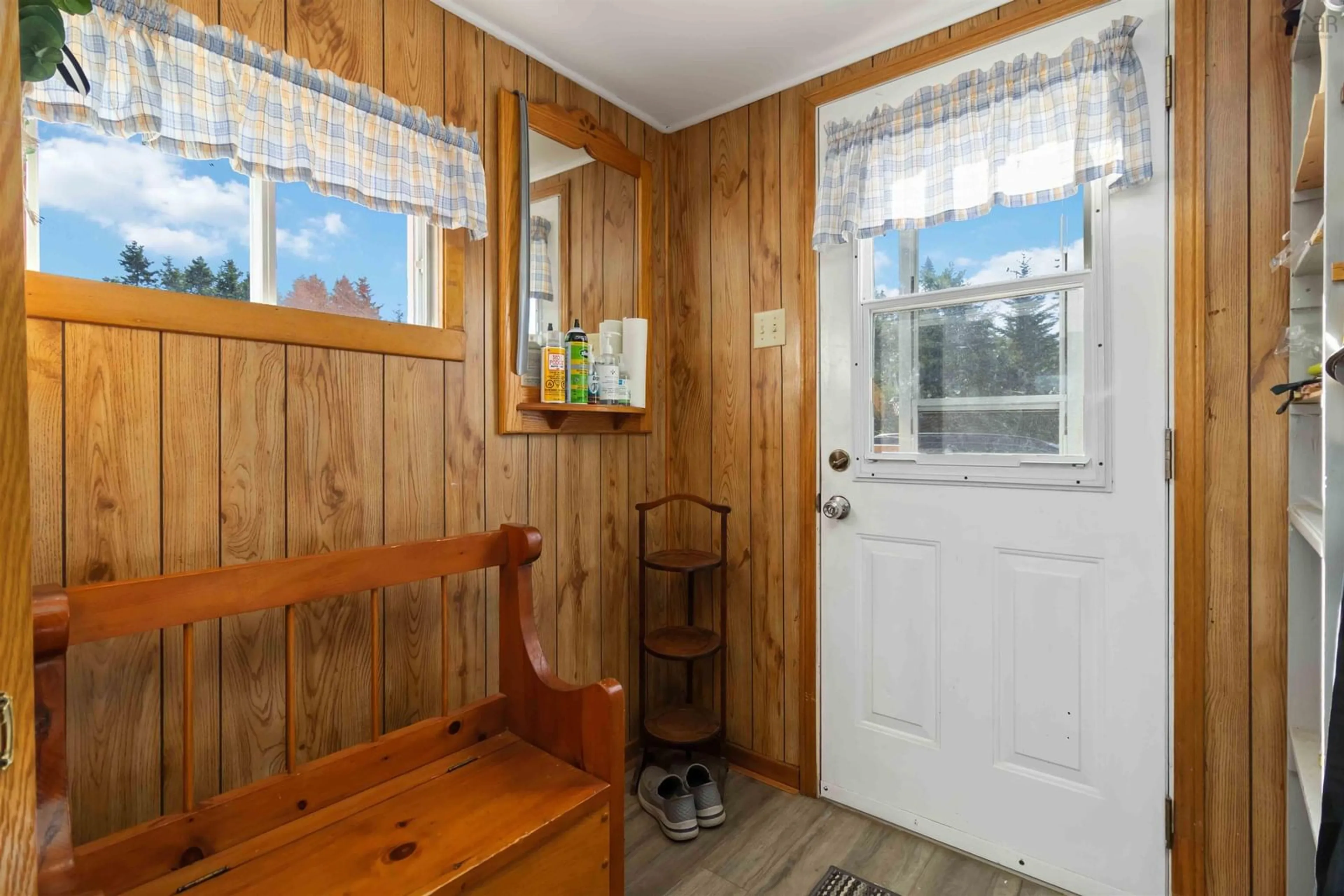 Indoor entryway for 1453 East Chezzetcook Rd, Lower East Chezzetcook Nova Scotia B0J 2L0