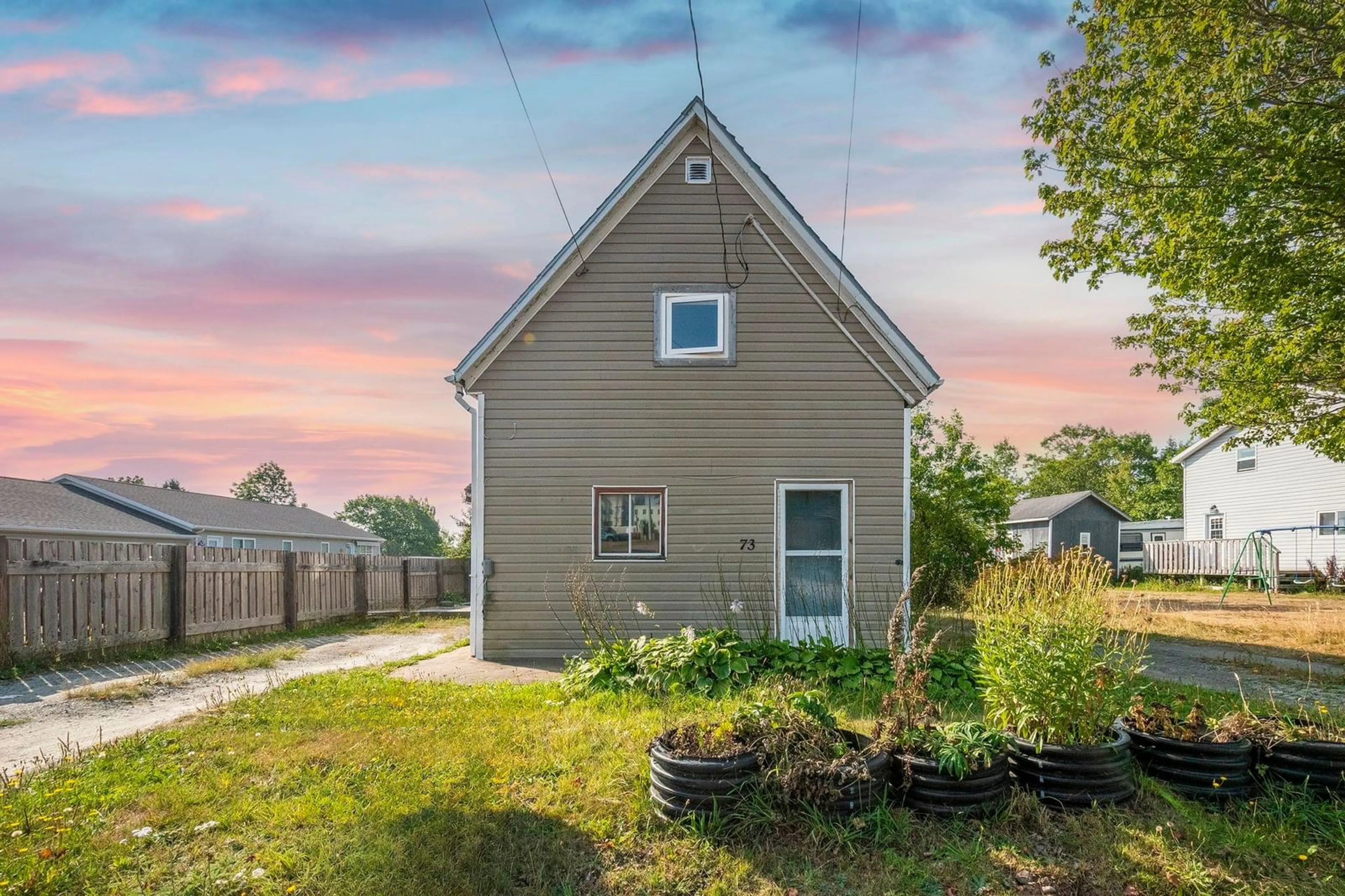 Unknown for 73 St Marys St, Digby Nova Scotia B0V 1A0