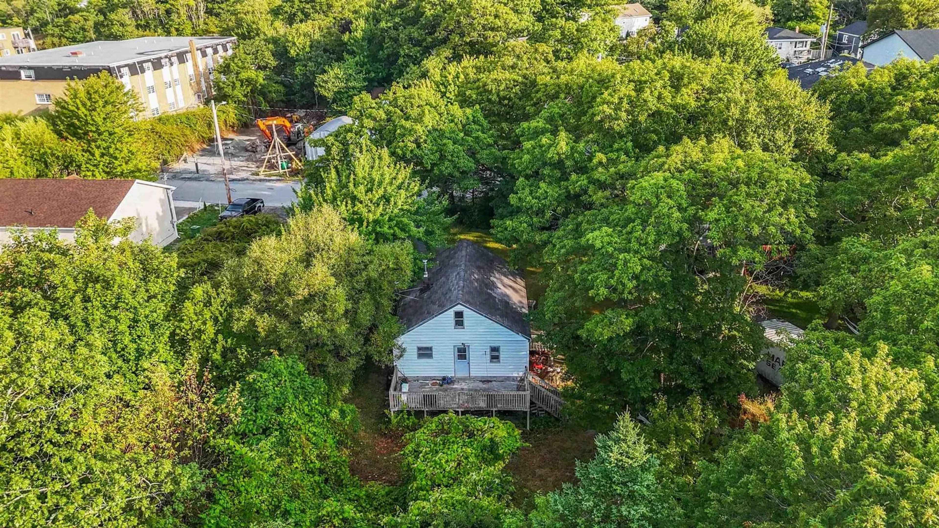 A pic from outside/outdoor area/front of a property/back of a property/a pic from drone, unknown for 20 Layton Rd, Halifax Nova Scotia B3P 1Z8