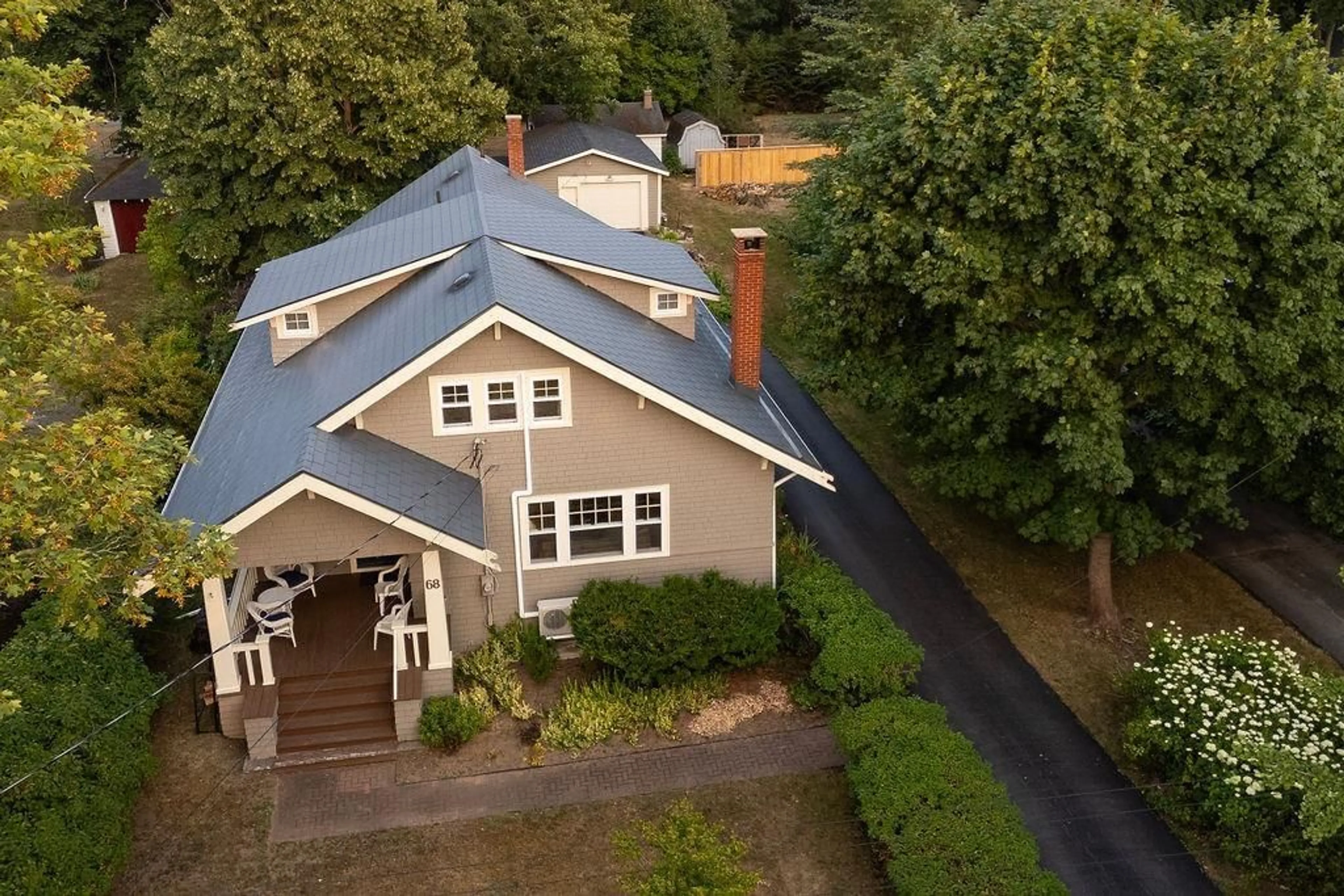 A pic from outside/outdoor area/front of a property/back of a property/a pic from drone, street for 68 School St, Annapolis Royal Nova Scotia B0S 1A0