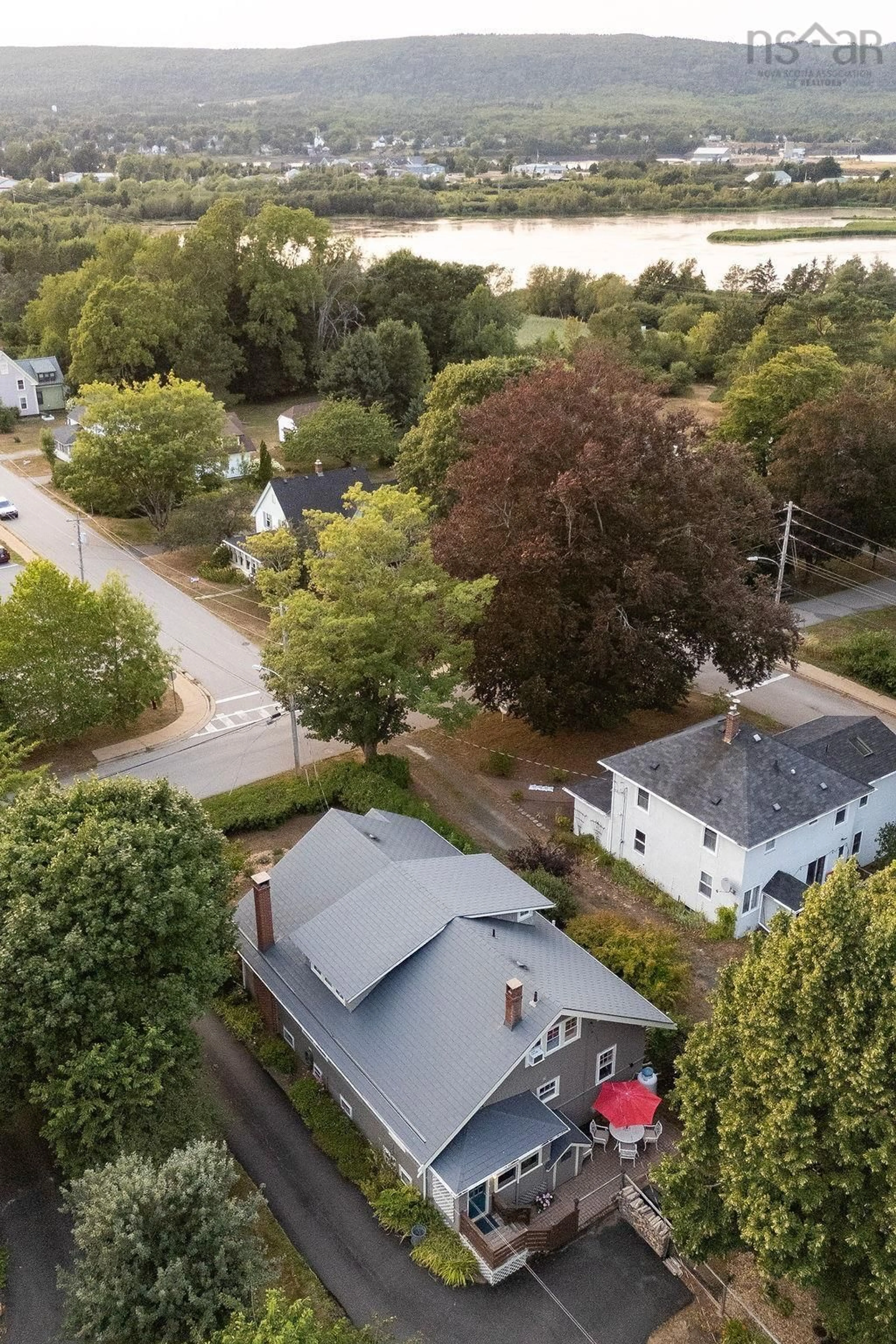 A pic from outside/outdoor area/front of a property/back of a property/a pic from drone, unknown for 68 School St, Annapolis Royal Nova Scotia B0S 1A0