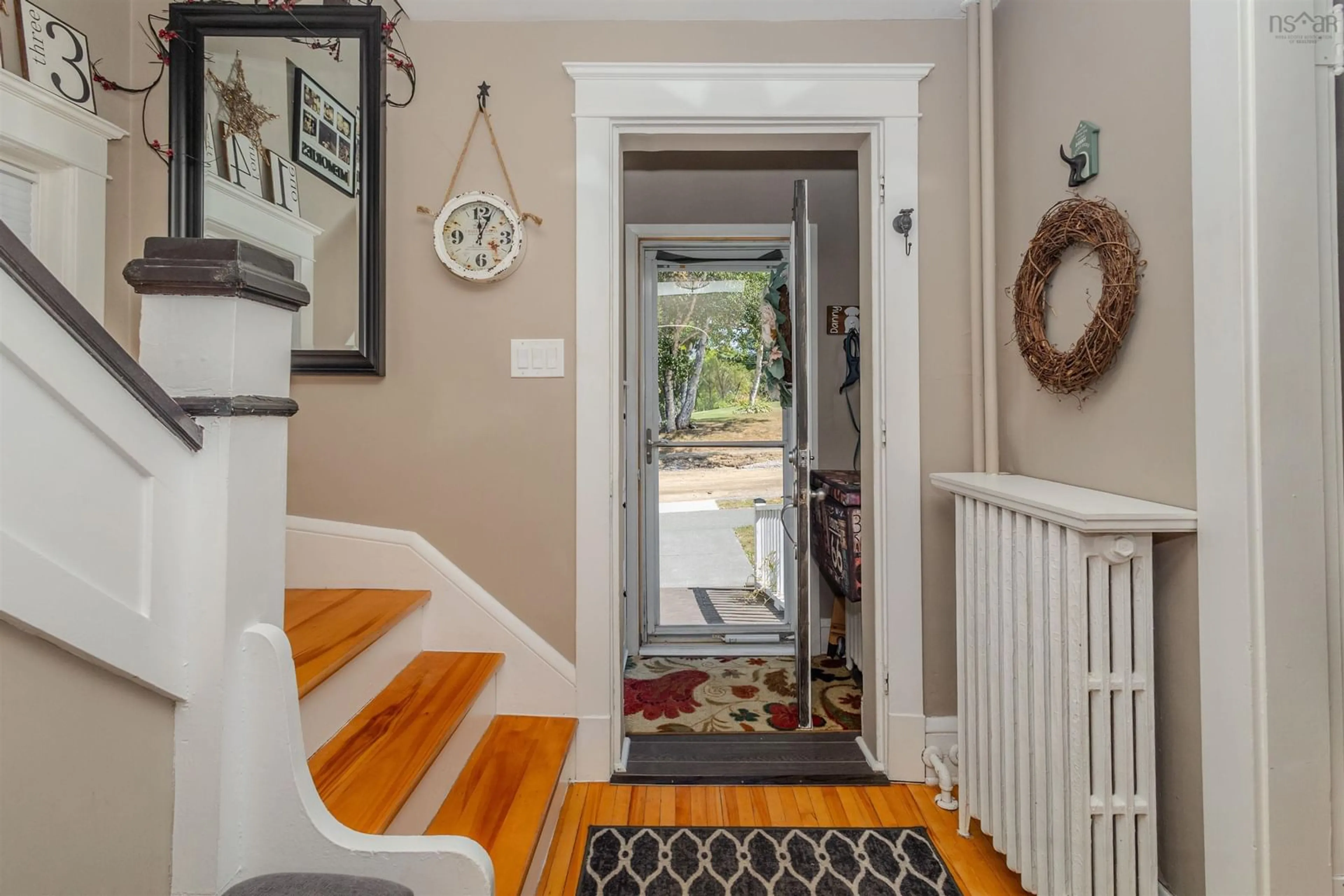 Indoor entryway for 172 South Bentinck St, Sydney Nova Scotia B1P 1X5
