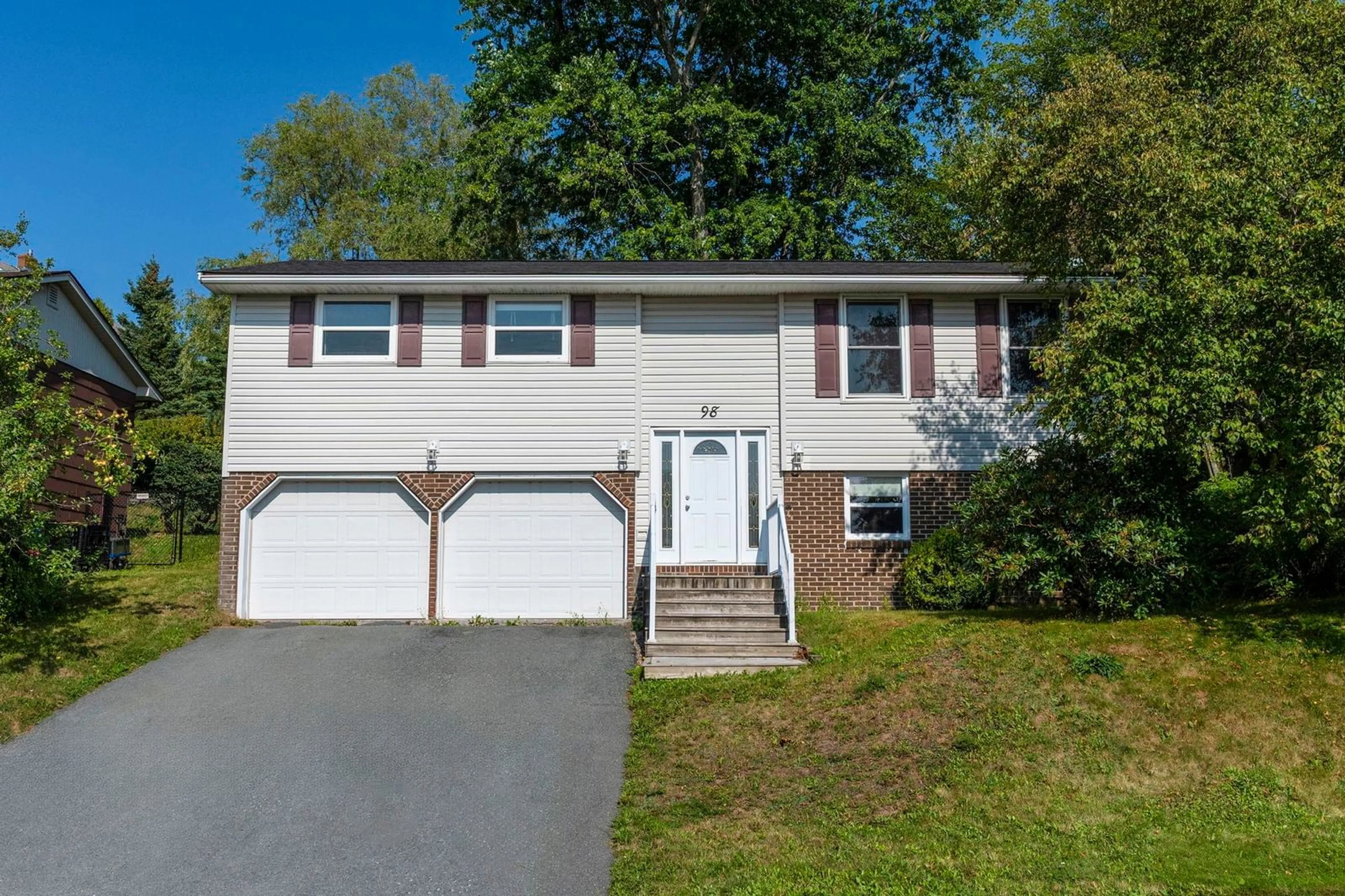 Home with vinyl exterior material, street for 98 Collins Grove, Dartmouth Nova Scotia B2W 4E6