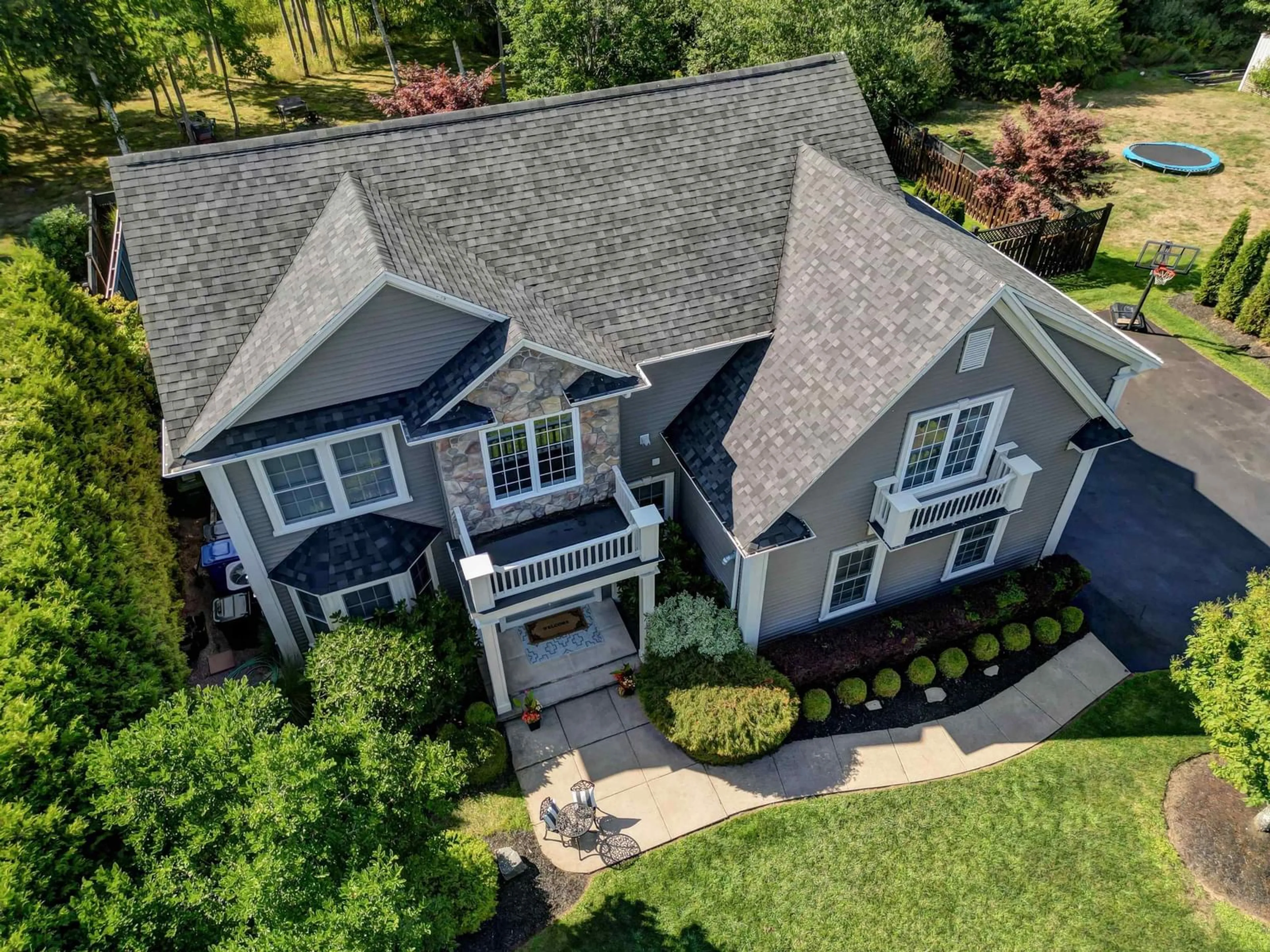 A pic from outside/outdoor area/front of a property/back of a property/a pic from drone, unknown for 35 Acadia Dr, Kentville Nova Scotia B4N 5E1
