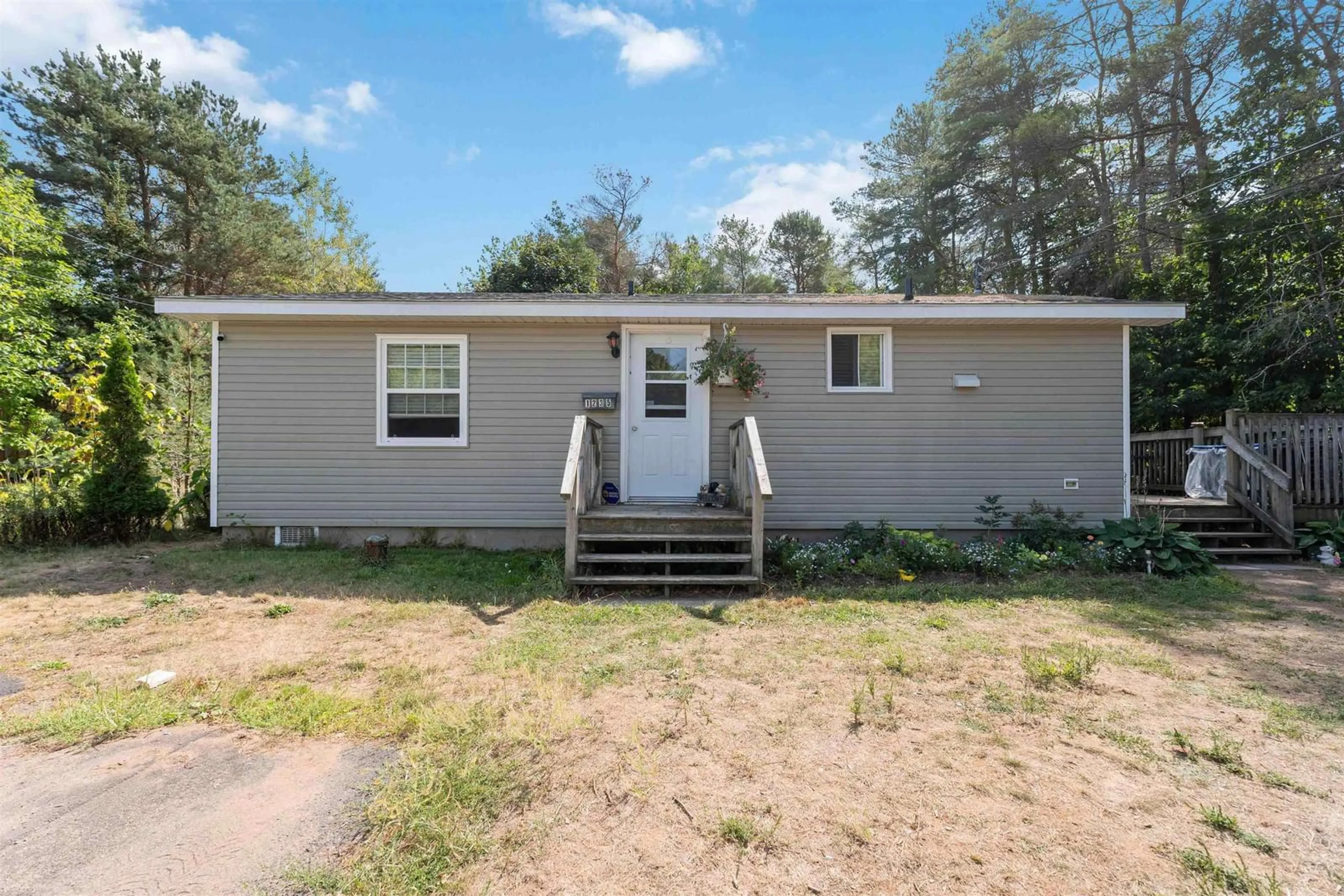 Home with vinyl exterior material, unknown for 1235 Schofield Rd, North Kentville Nova Scotia B4N 2X3