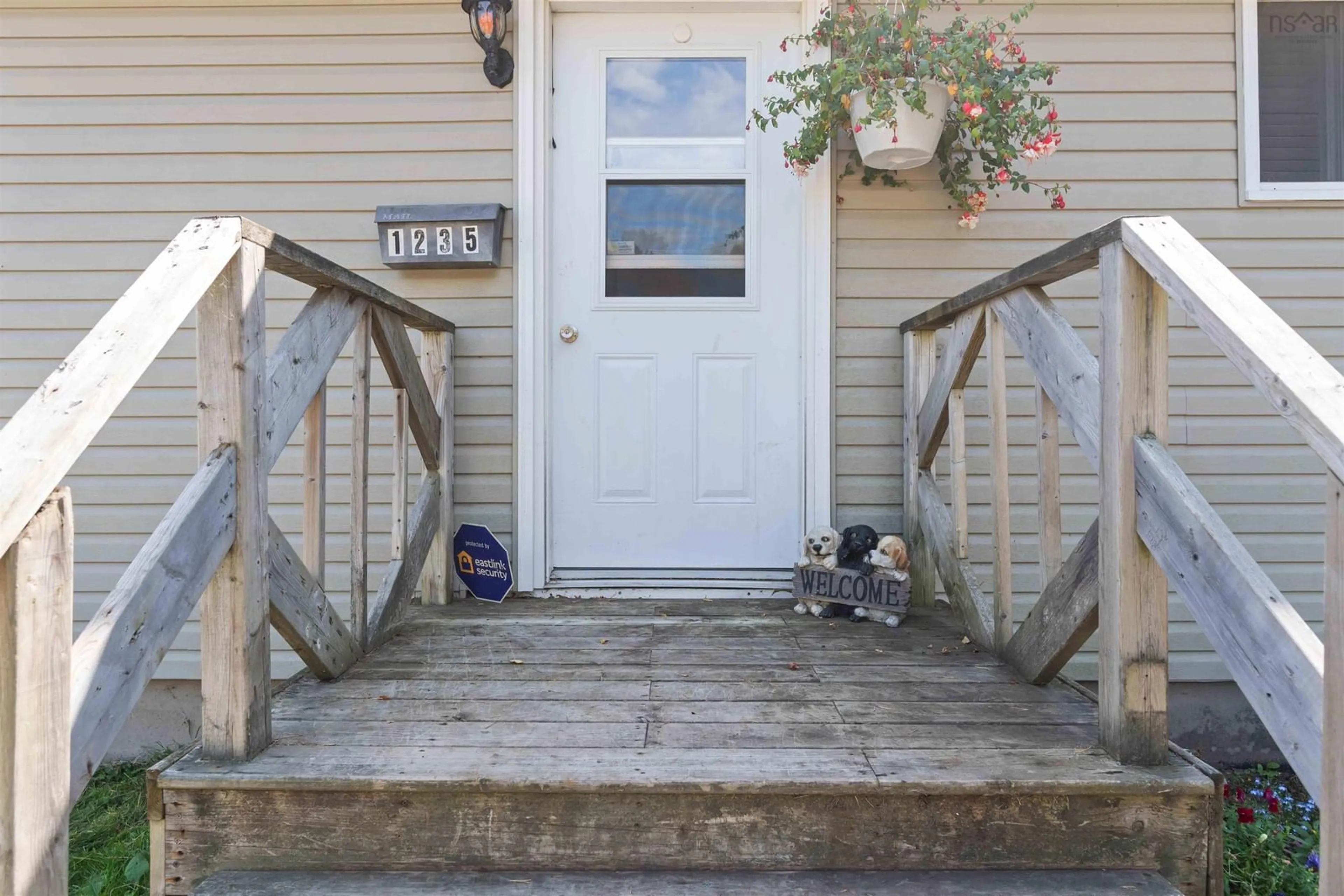 Indoor entryway for 1235 Schofield Rd, North Kentville Nova Scotia B4N 2X3