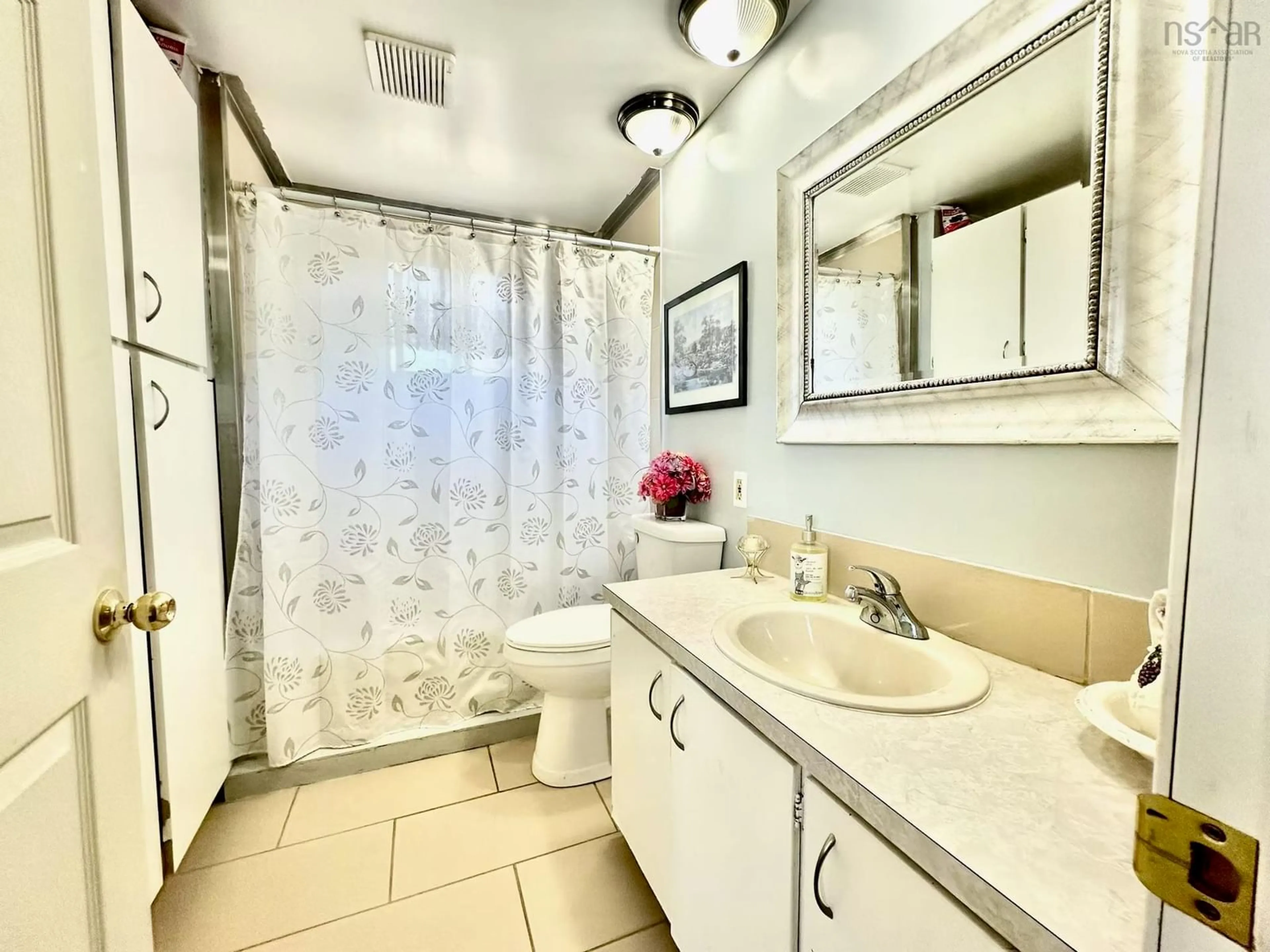 Standard bathroom, ceramic/tile floor for 7571 Highway 354, North Noel Road Nova Scotia B0N 1T0