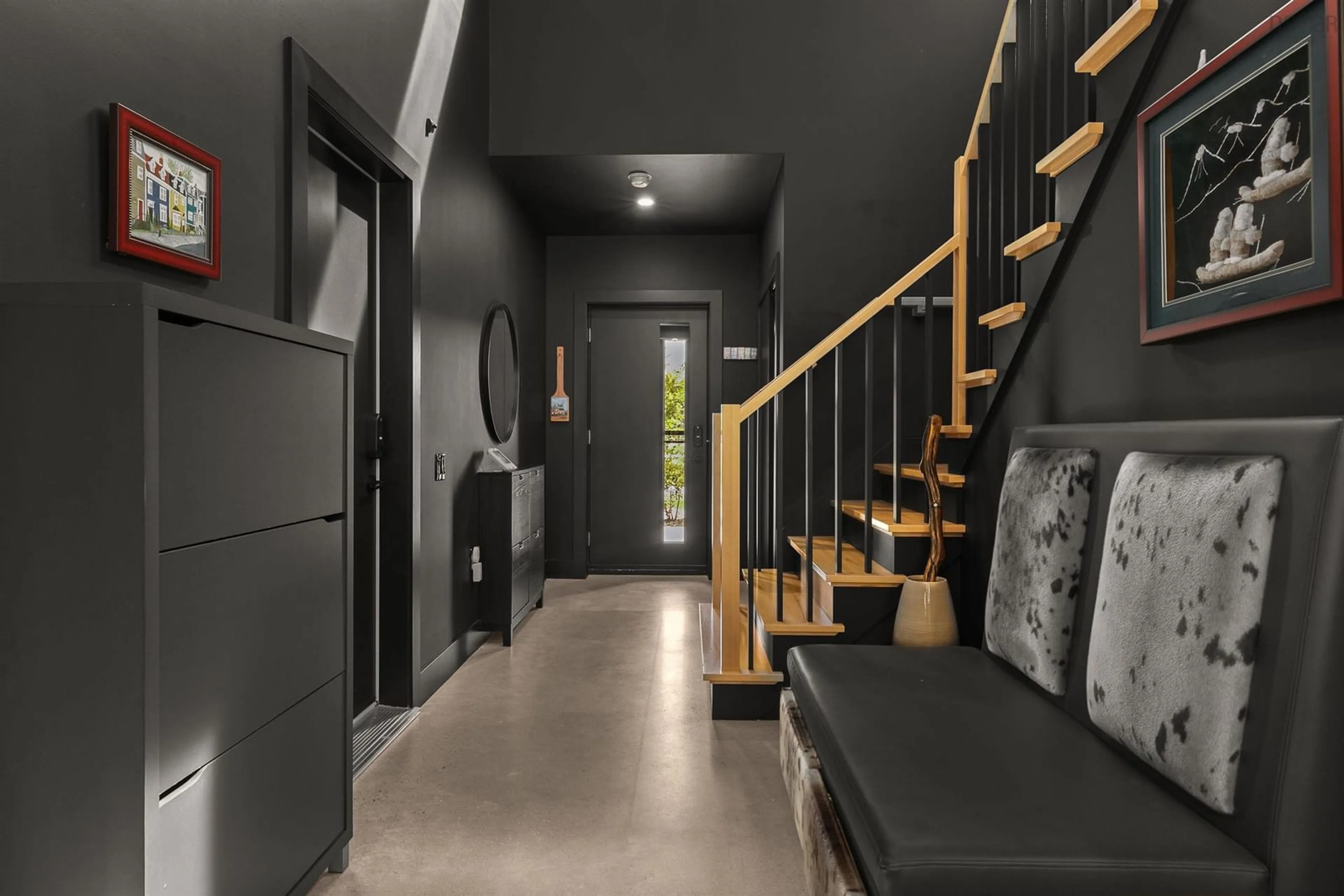 Indoor entryway for 42 Hadley Cres, Halifax Nova Scotia B3N 0E4