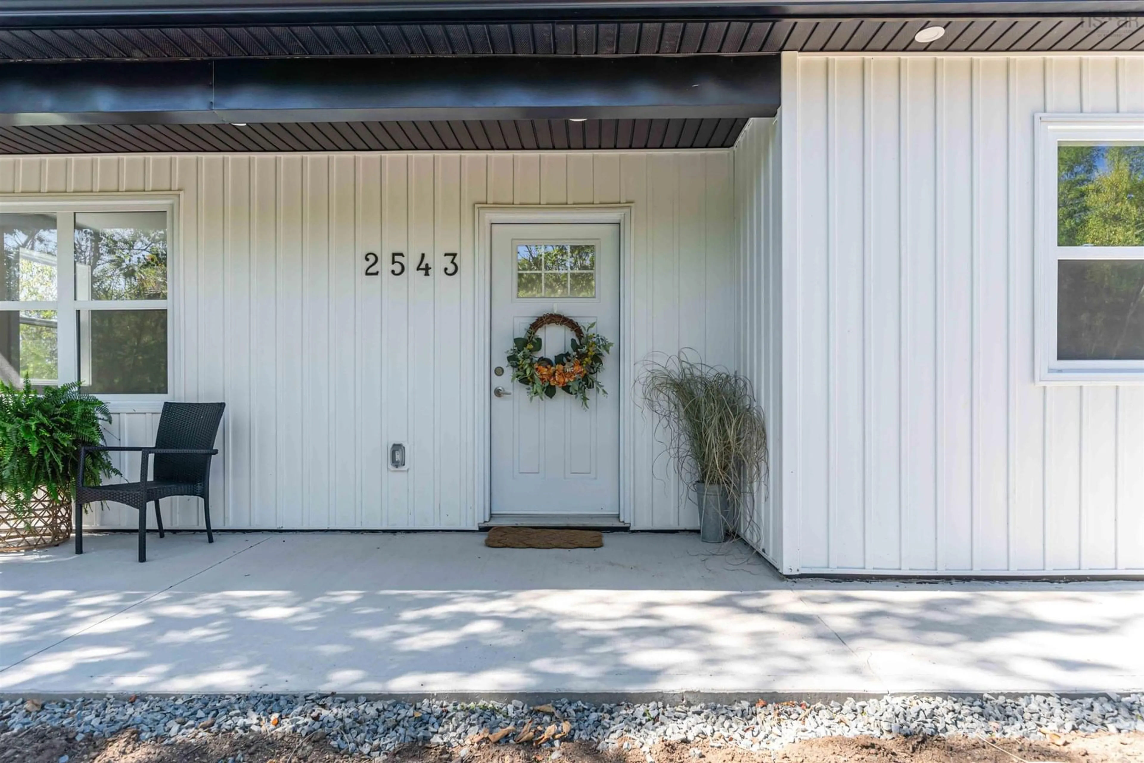Indoor entryway for 2543 Highway 215, Upper Burlington Nova Scotia B0N 2A0