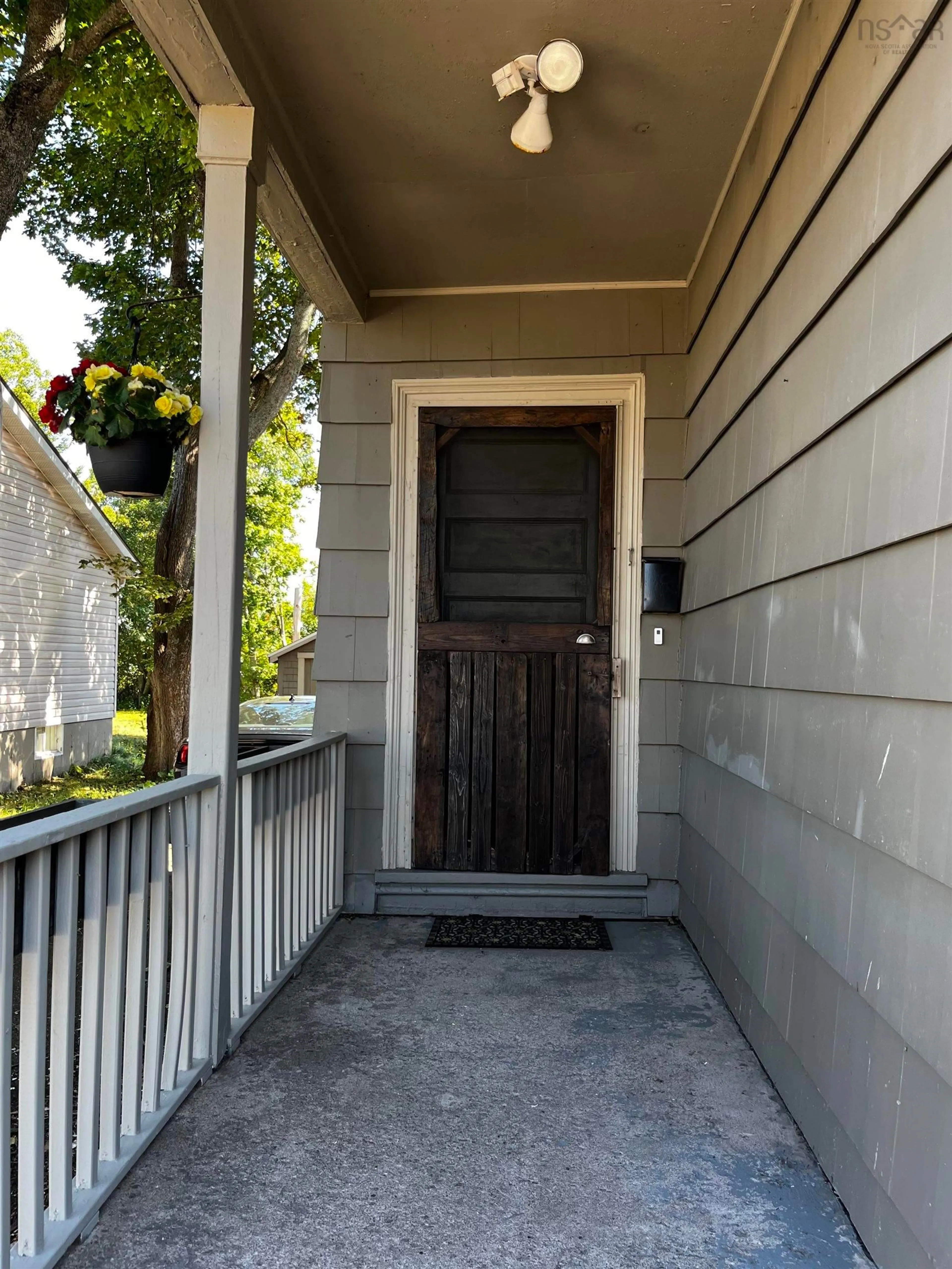 Indoor entryway for 40 West Victoria St, Amherst Nova Scotia B4H 1C1