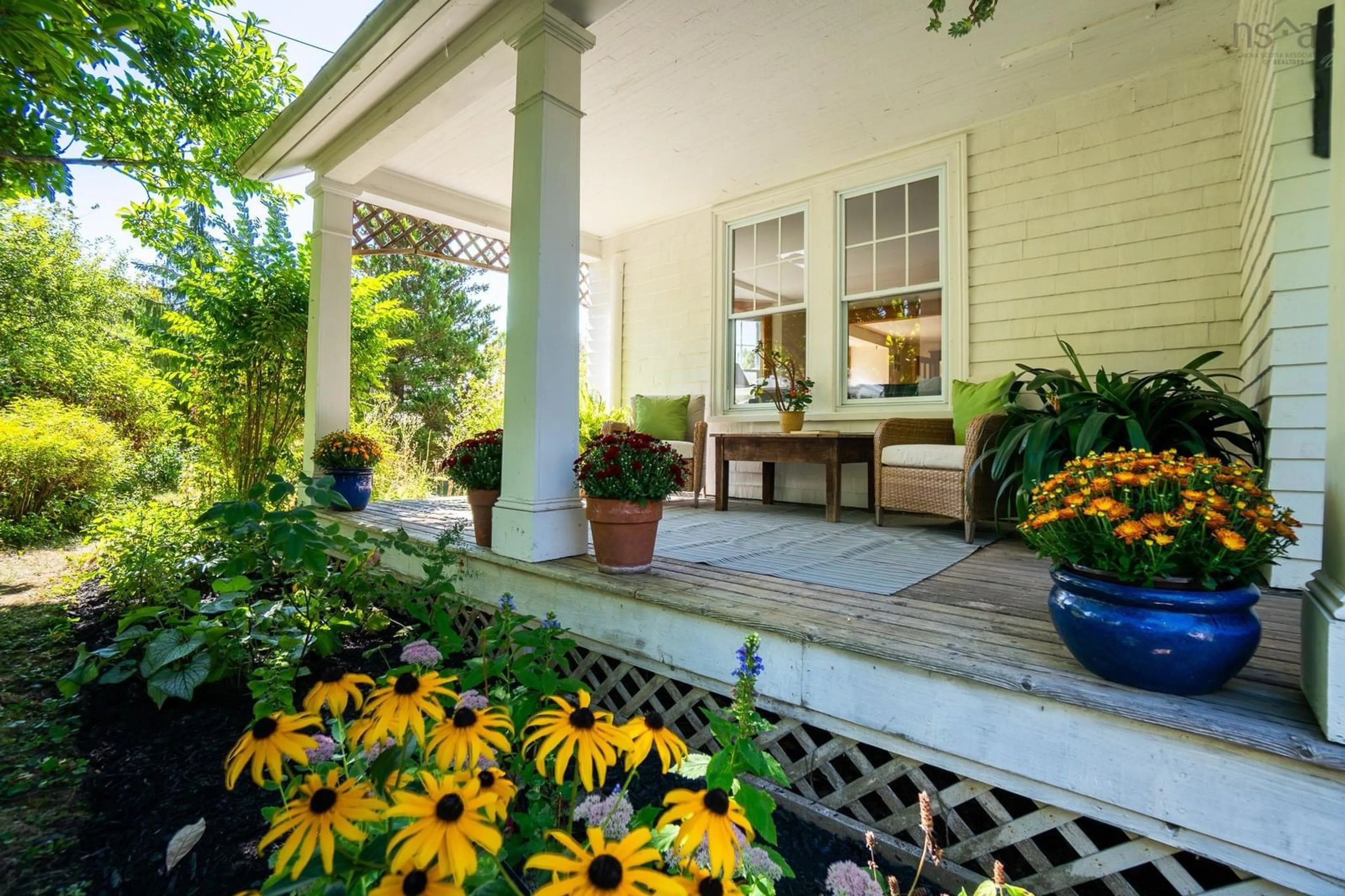 Patio, street for 32 Kent Ave, Wolfville Nova Scotia B4P 1V1