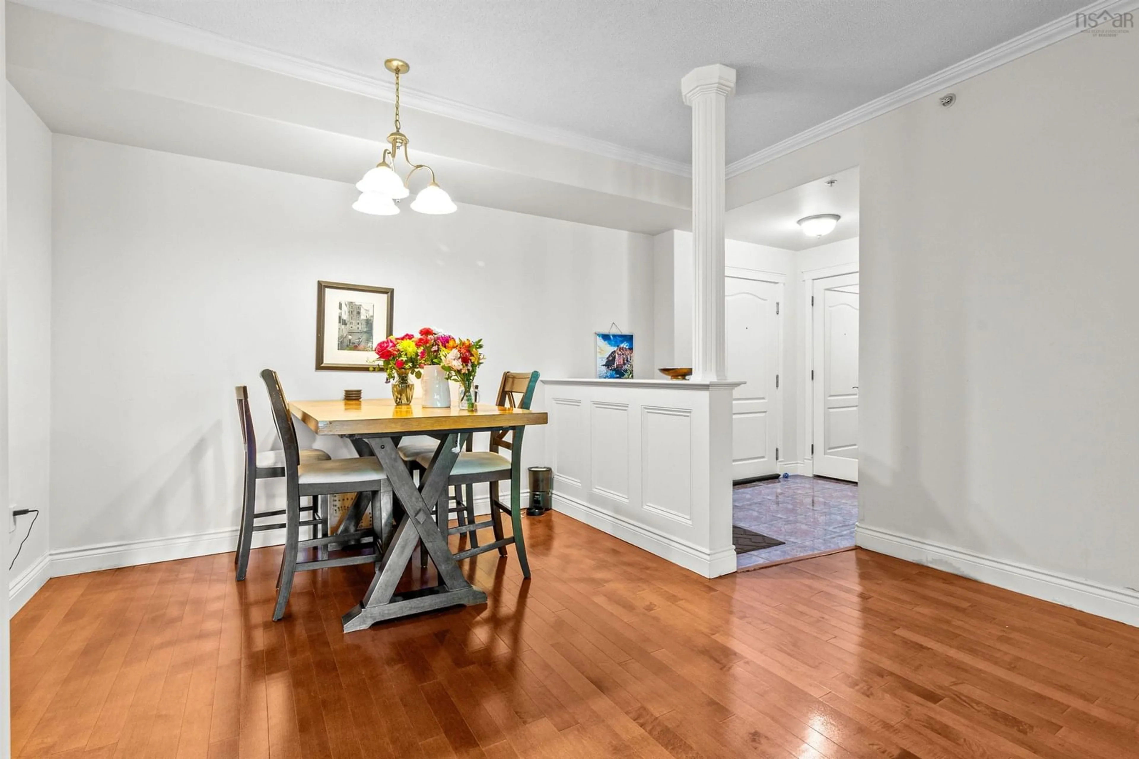 Dining room, wood/laminate floor for 5523 Inglis St #303, Halifax Nova Scotia B3H 1J9