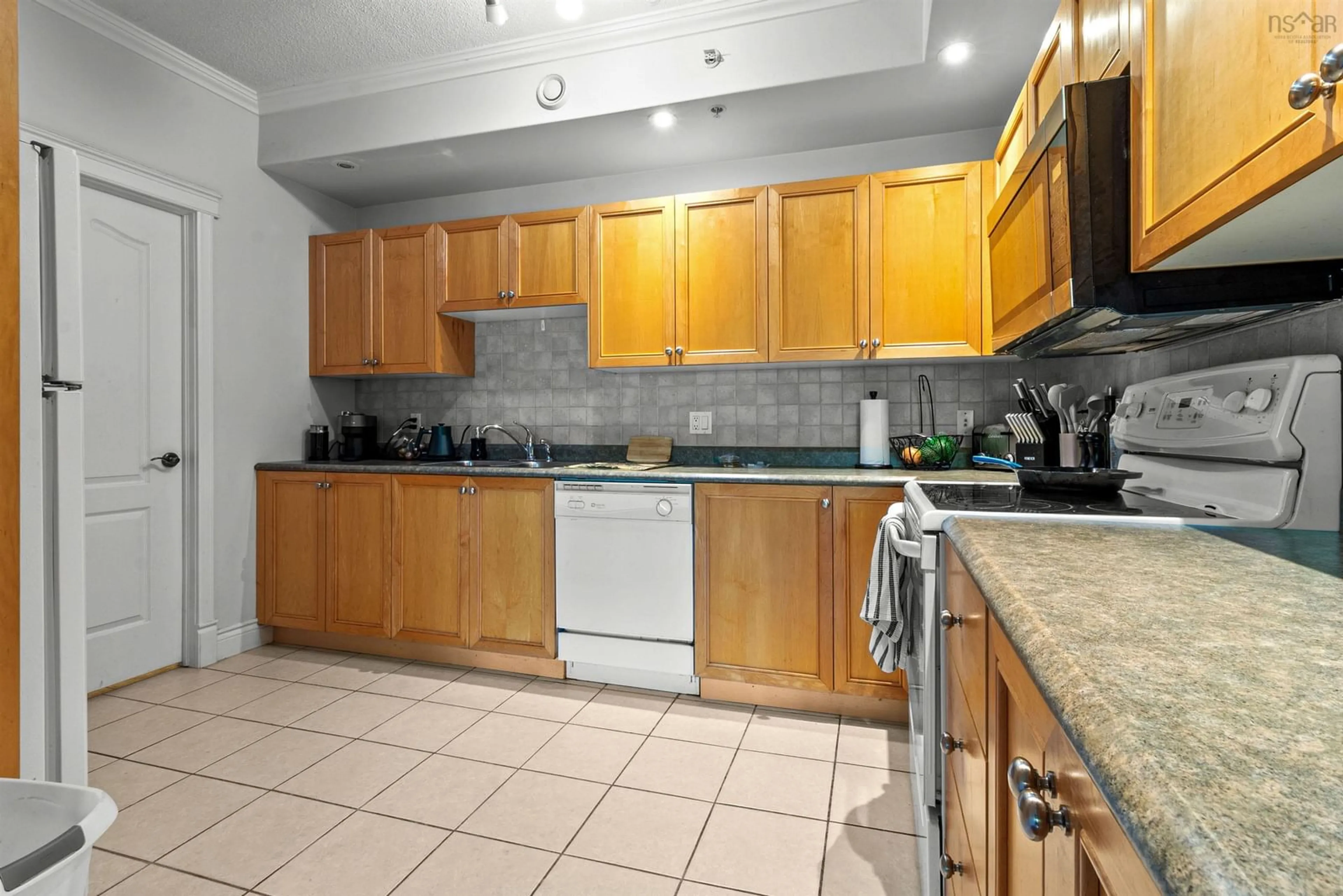 Standard kitchen, unknown for 5523 Inglis St #303, Halifax Nova Scotia B3H 1J9