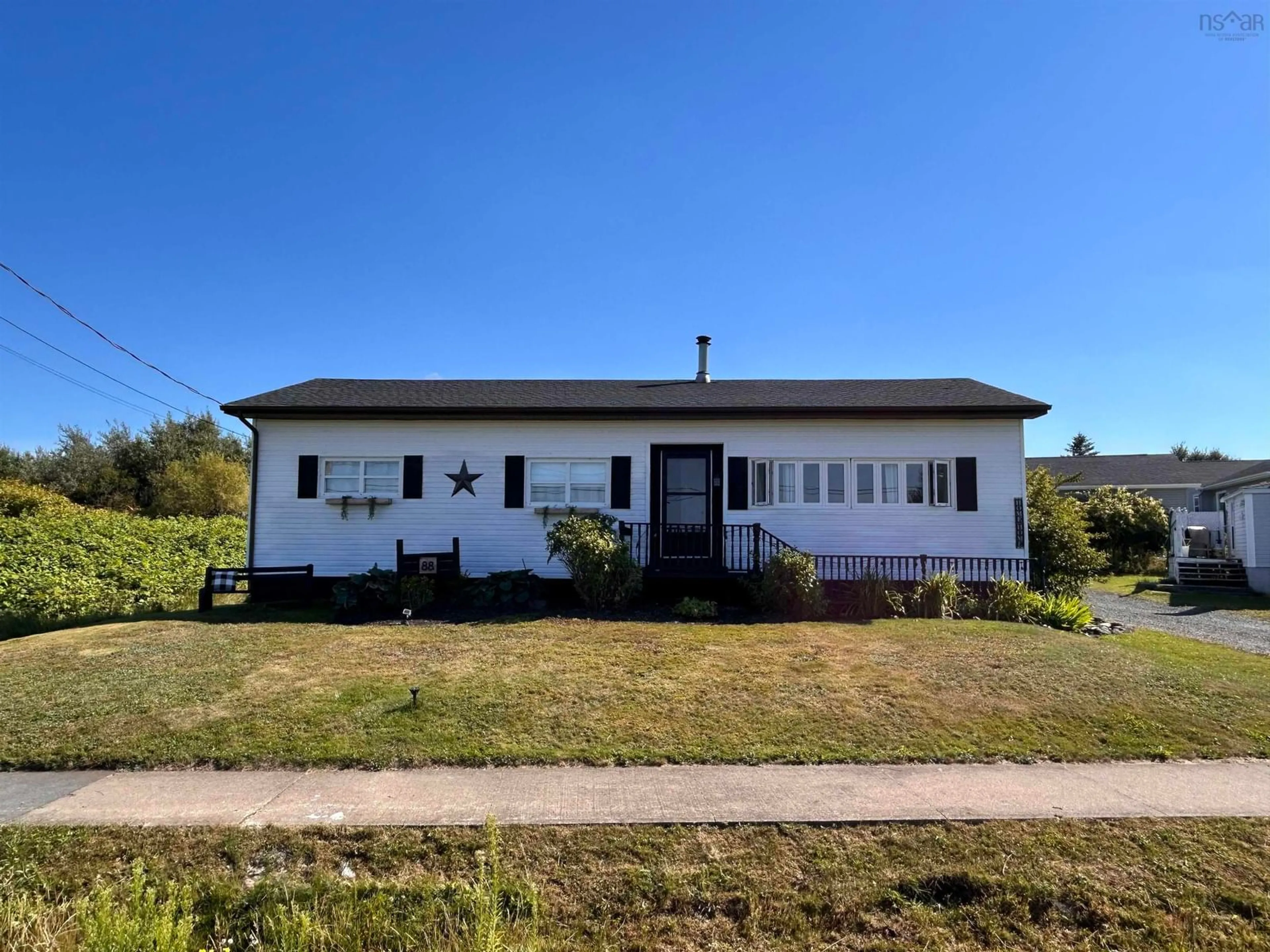 Home with vinyl exterior material, building for 88 Reservior Ave., Glace Bay Nova Scotia B1A 4M4