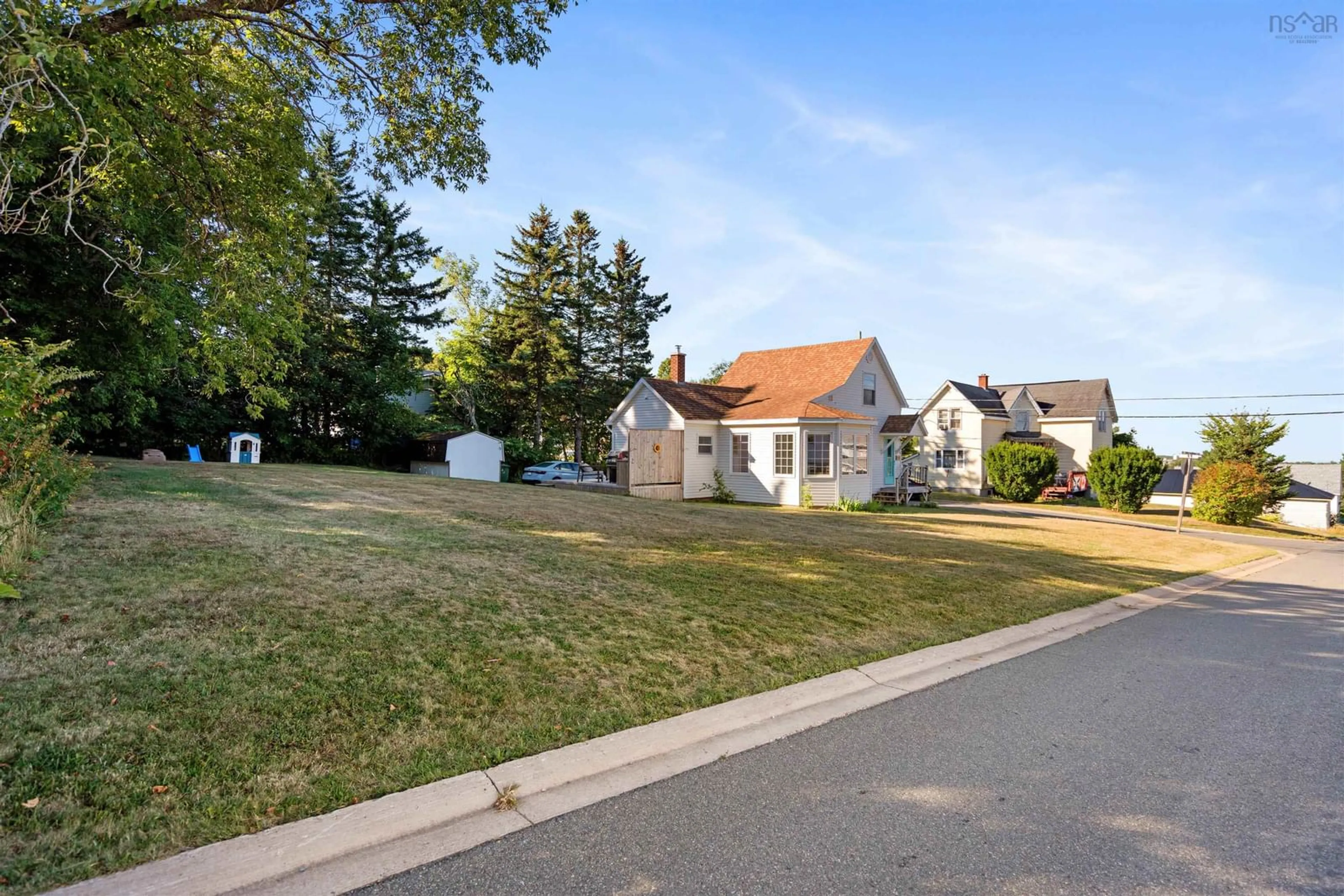 A pic from outside/outdoor area/front of a property/back of a property/a pic from drone, street for 18 Mechanic St, Springhill Nova Scotia B0M 1X0