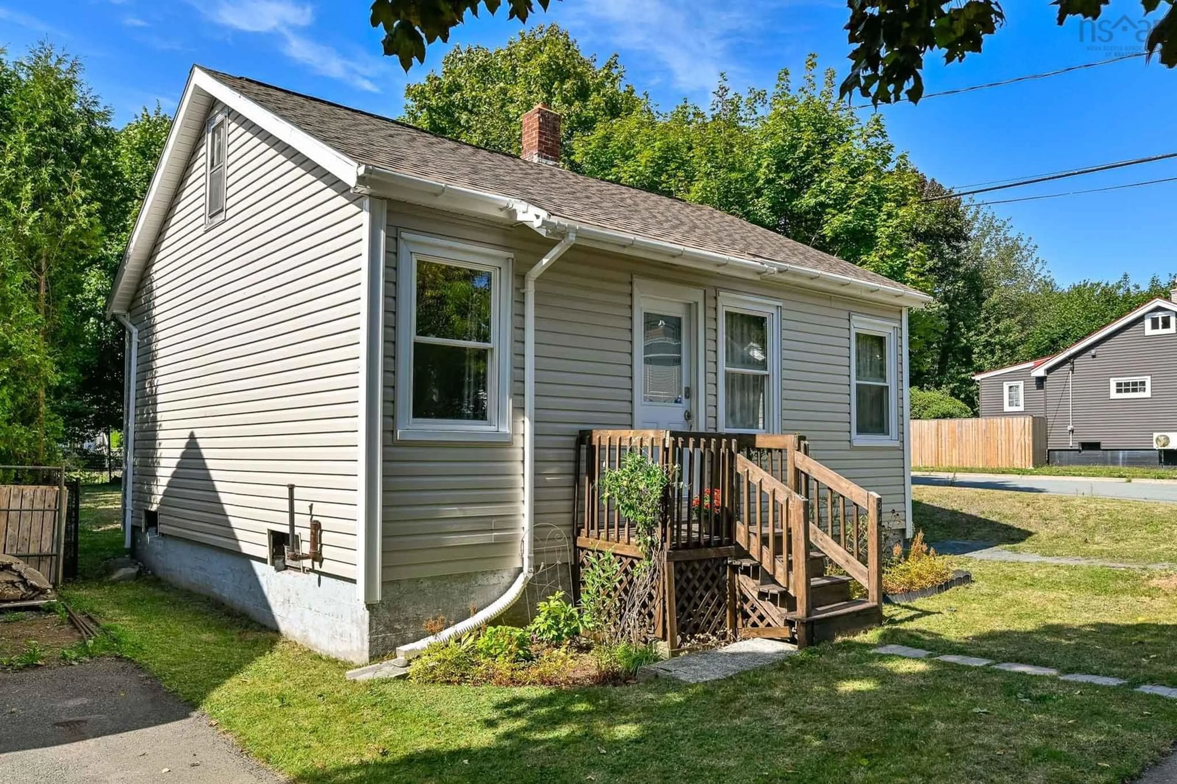 Home with vinyl exterior material, street for 39 Russell St, Dartmouth Nova Scotia B3A 3M7