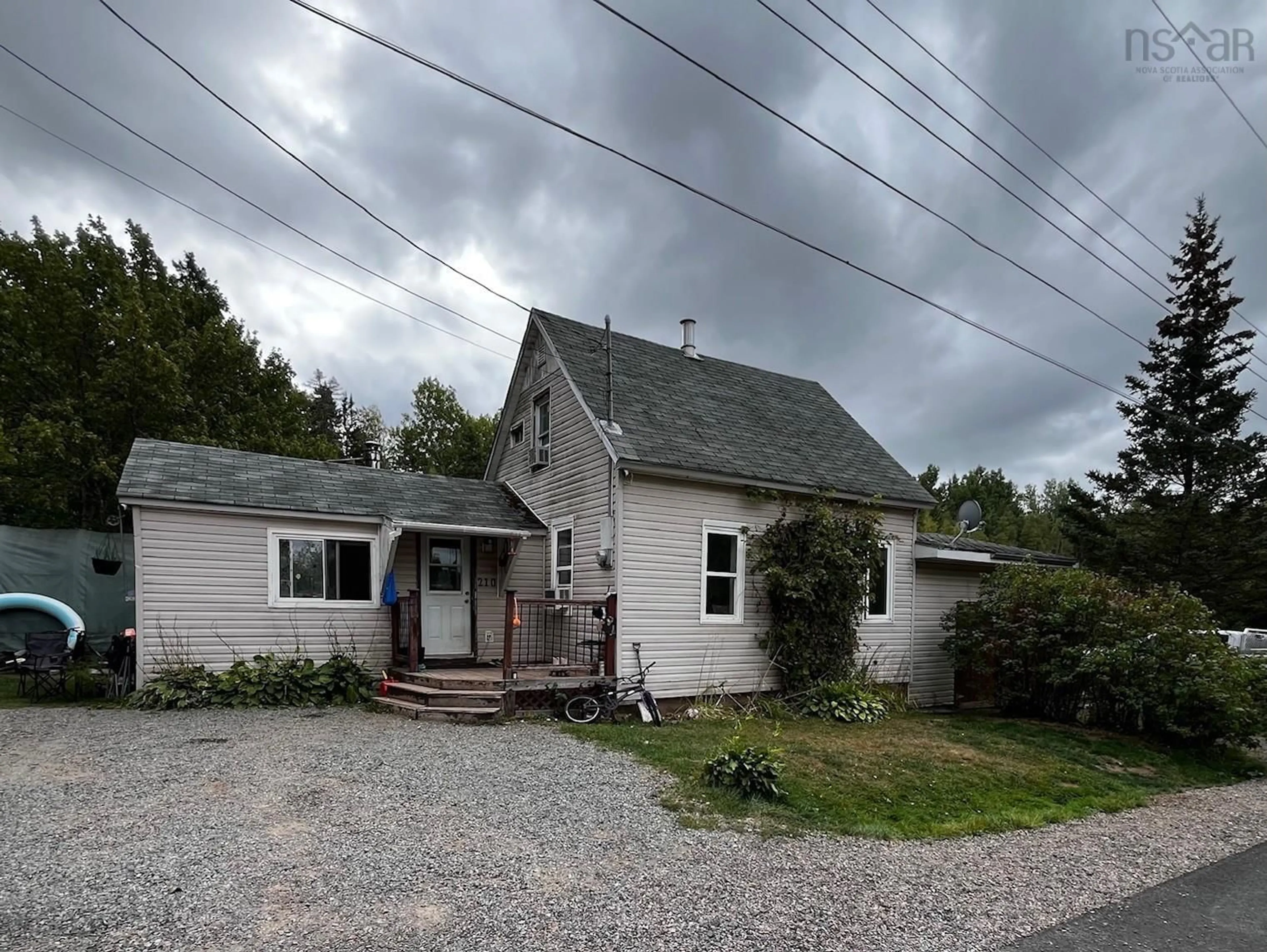 A pic from outside/outdoor area/front of a property/back of a property/a pic from drone, unknown for 210 Foundry St, Oxford Nova Scotia B0M 1P0
