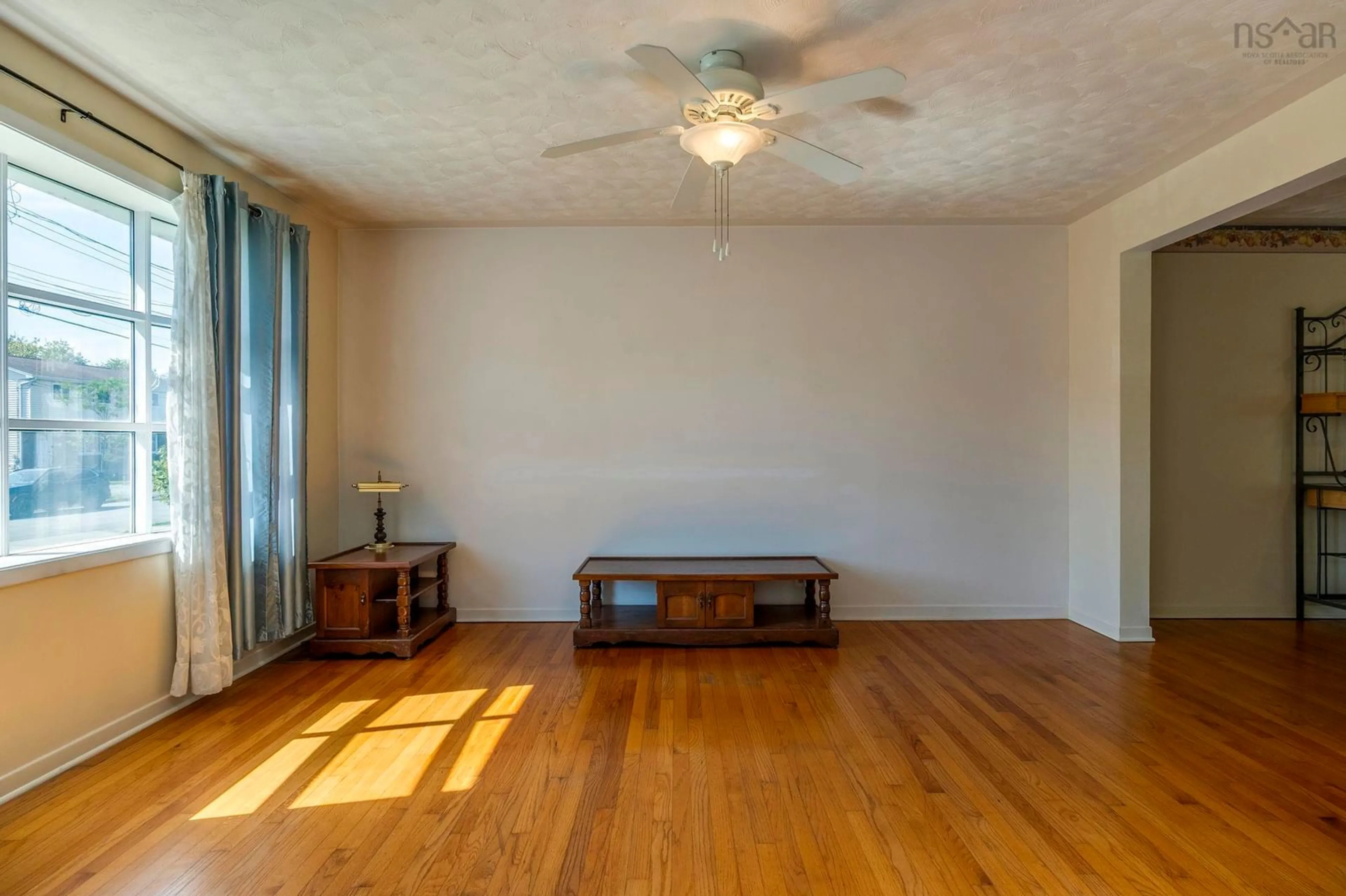 A pic of a room for 19 Marilyn Dr, Dartmouth Nova Scotia B2Y 3X8