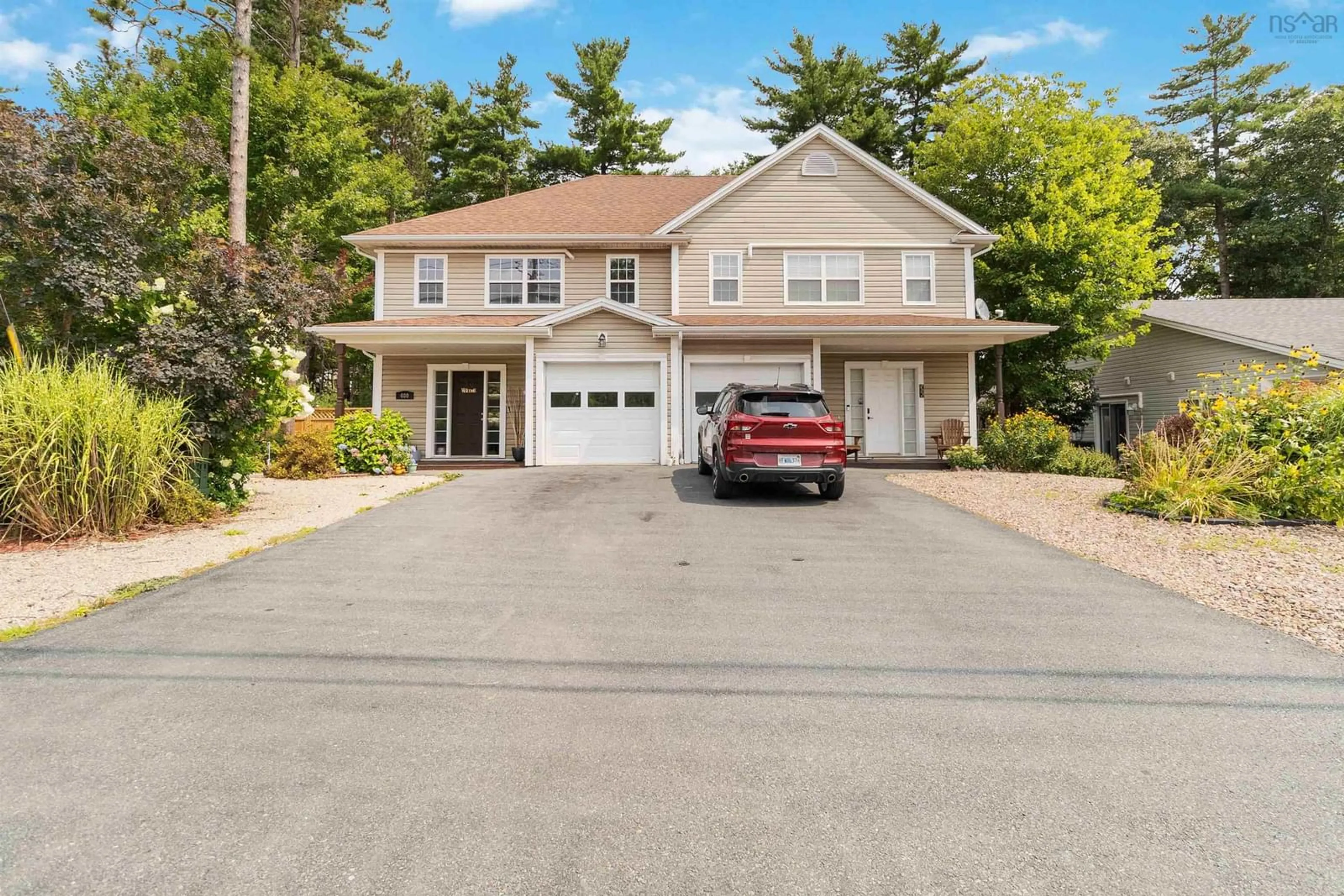 Home with vinyl exterior material, street for 480 Glen Allan Dr, Bridgewater Nova Scotia B4V 0B1