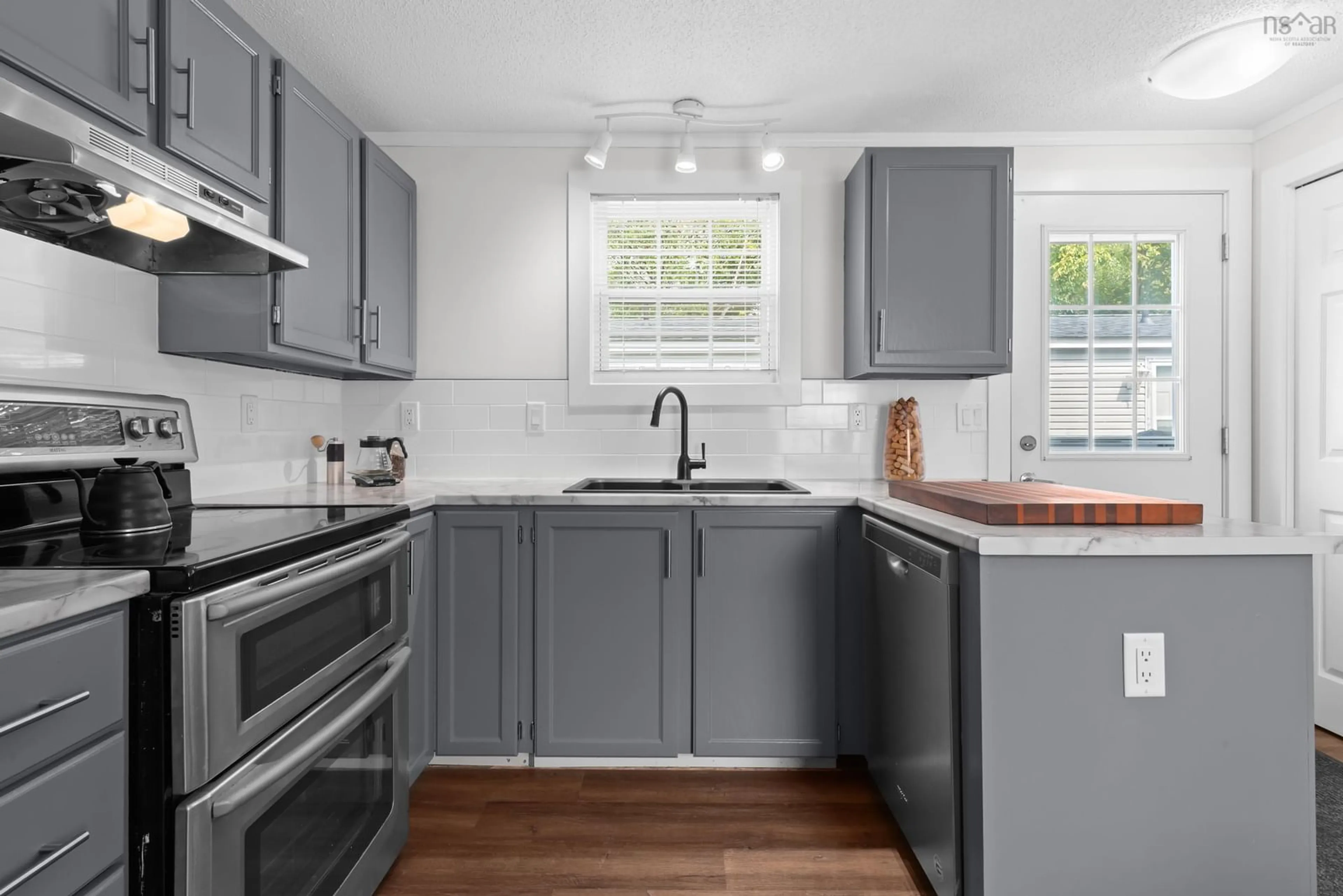 Standard kitchen, unknown for 1158 Susan Dr, Beaver Bank Nova Scotia B4E 1P1