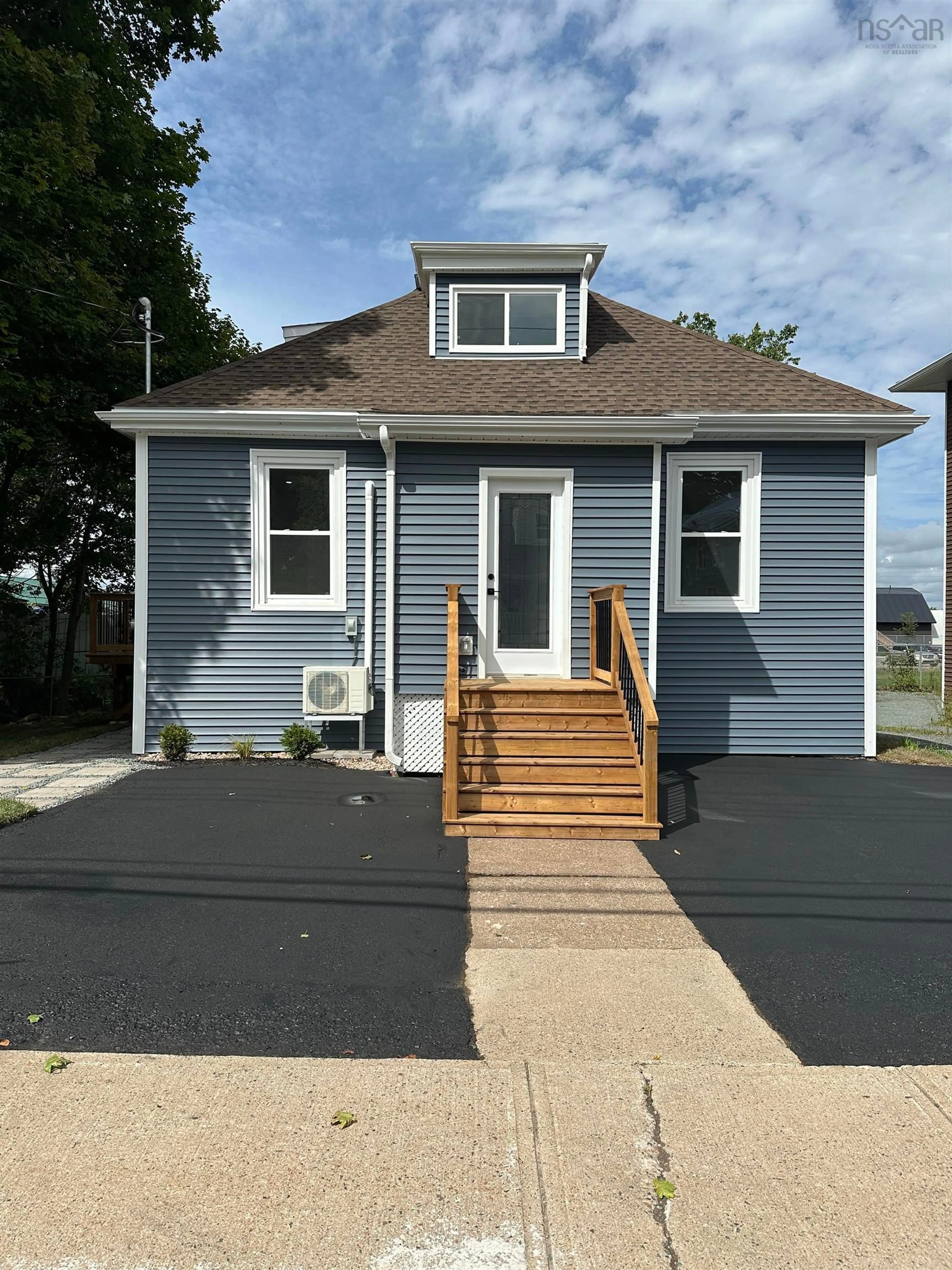 Home with vinyl exterior material, street for 131 Brunswick St, Truro Nova Scotia B2N 2H5