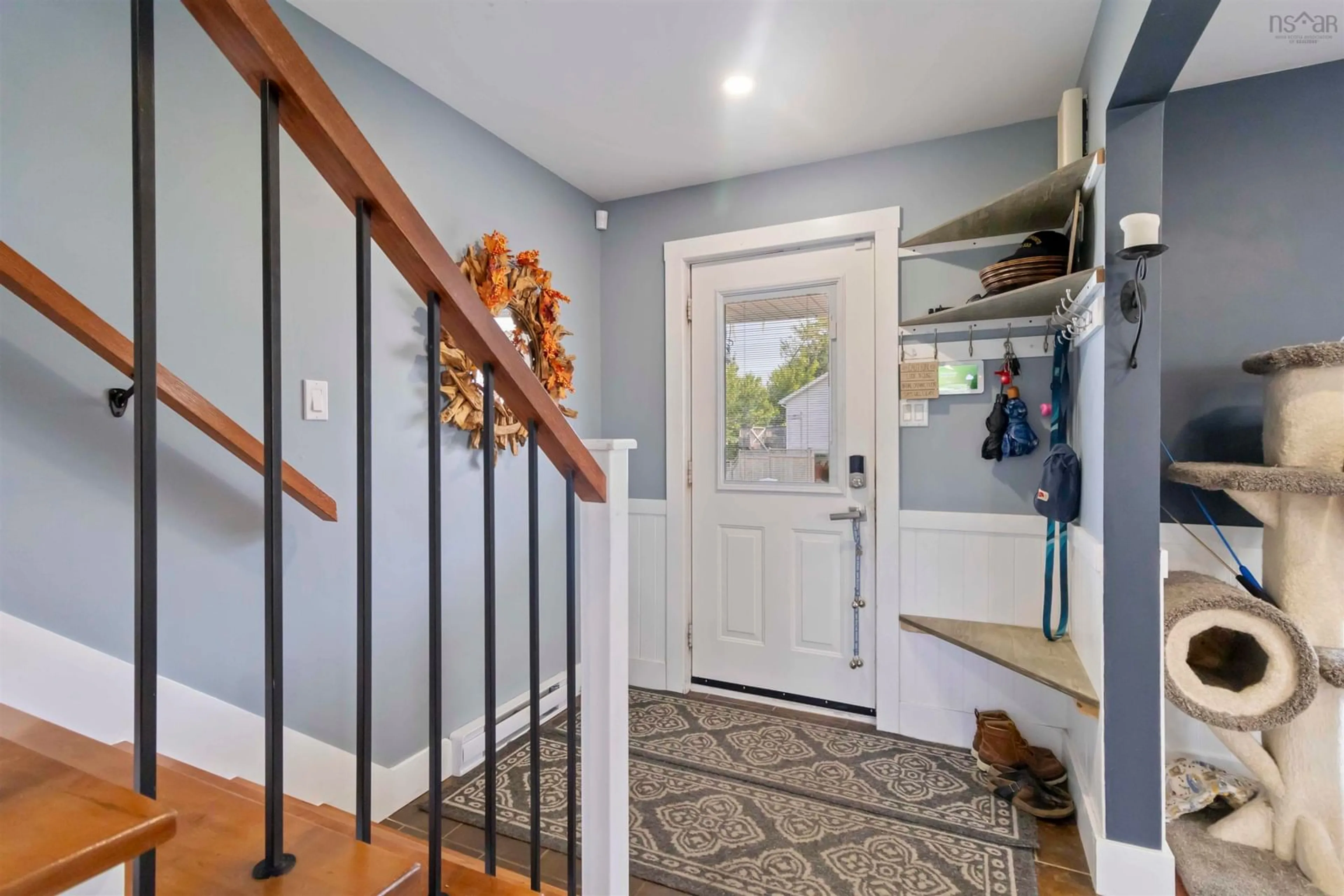Indoor entryway for 11 Bianca Crt, Middle Sackville Nova Scotia B4E 3E2