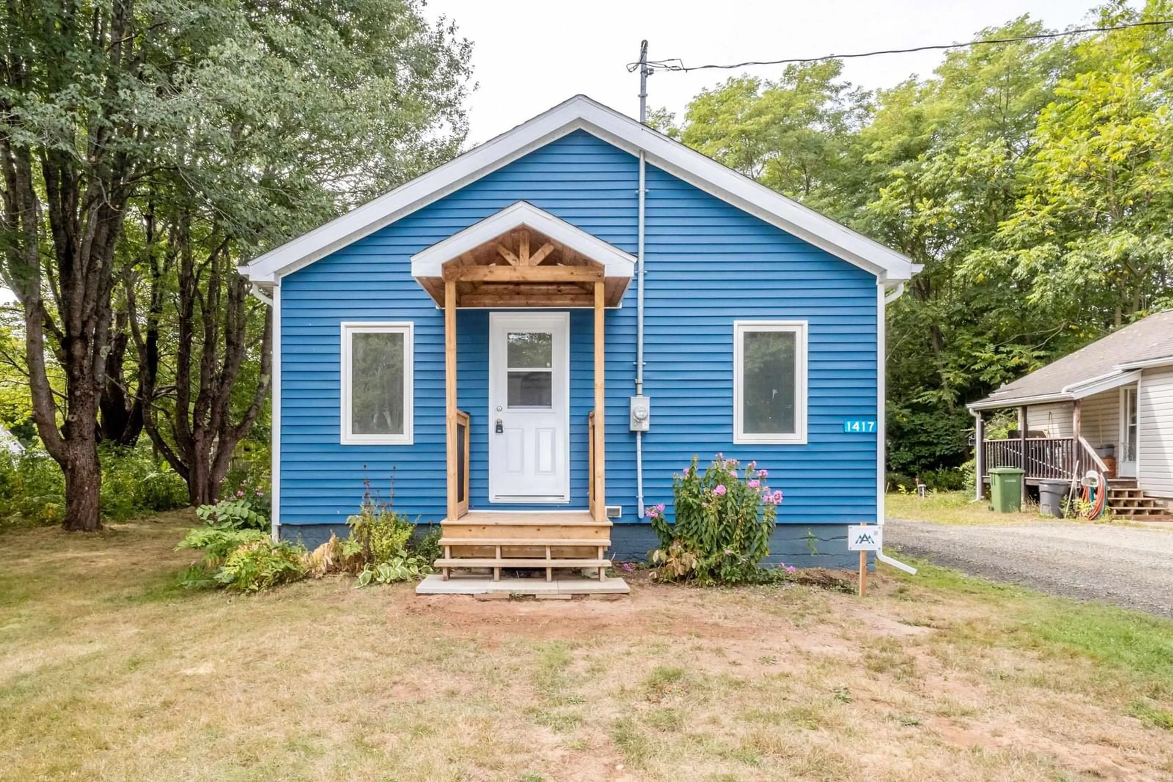 Home with vinyl exterior material, street for 1417 Park Rd, Kingston Nova Scotia B0P 1R0